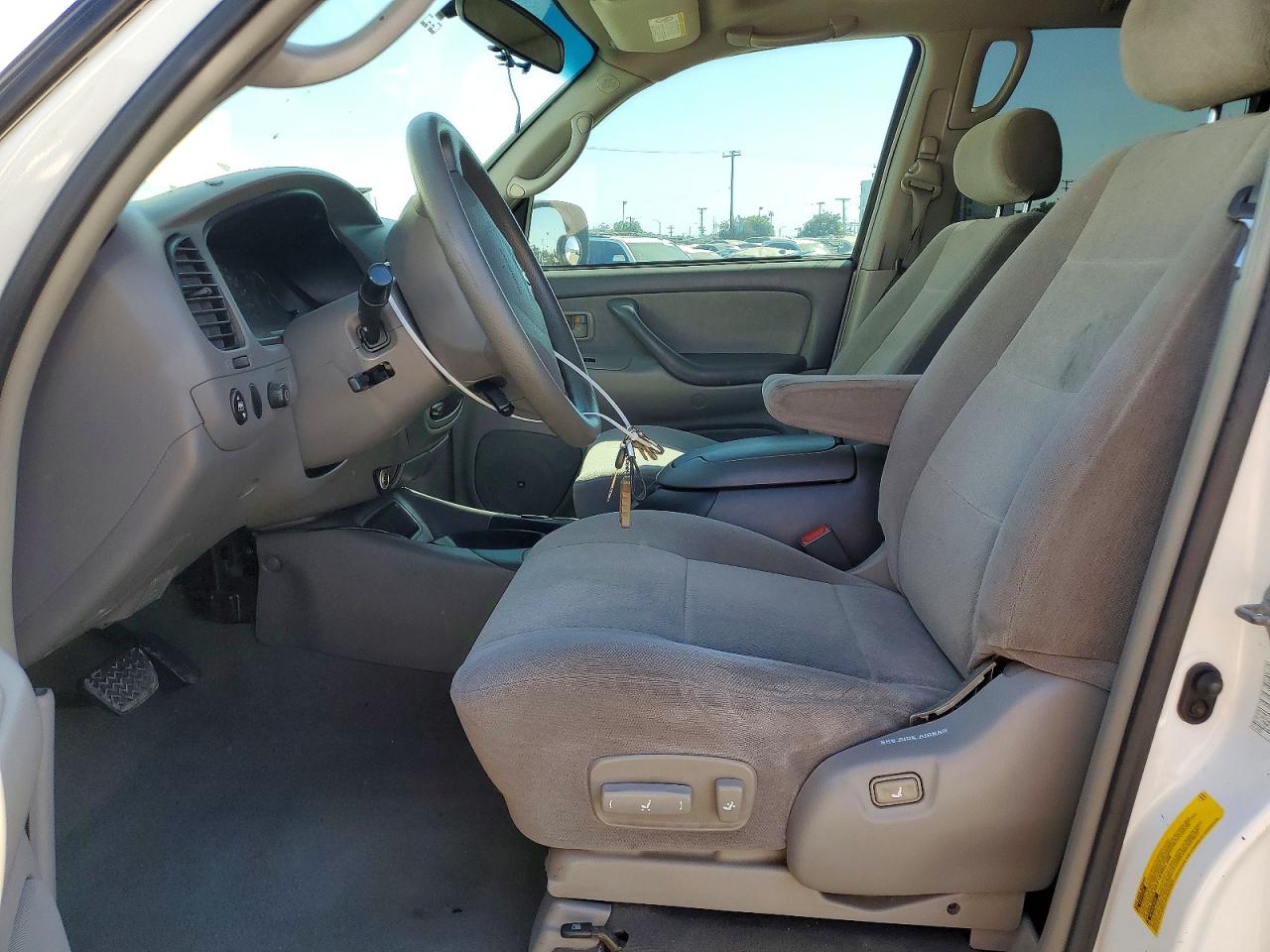 2004 Toyota Sequoia Sr5 Серебряный vin: 5TDZT34AX4S229226