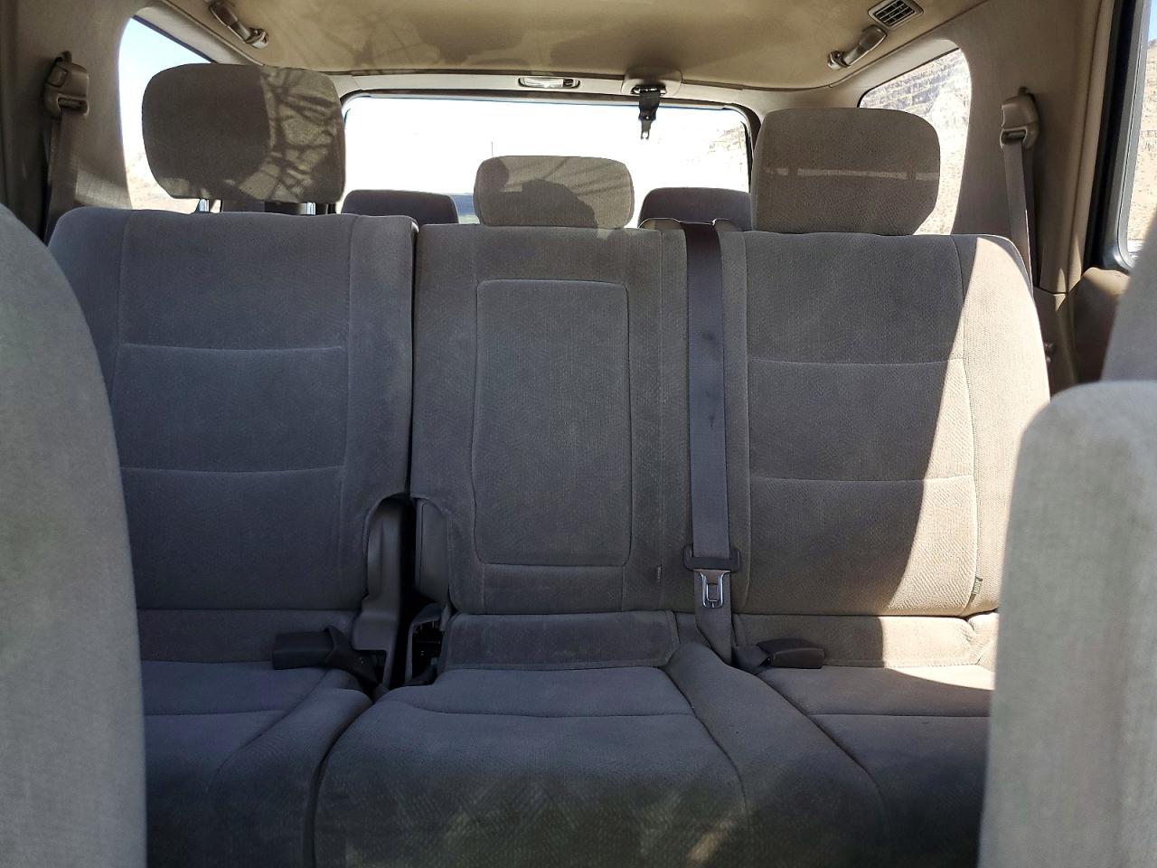 2004 Toyota Sequoia Sr5 Gold vin: 5TDZT34AX4S238234
