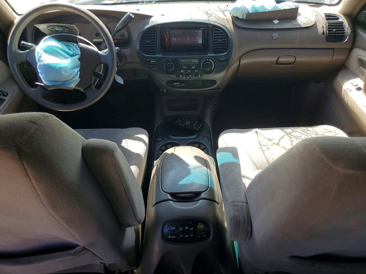2004 Toyota Sequoia Sr5 Gold vin: 5TDZT34AX4S238234