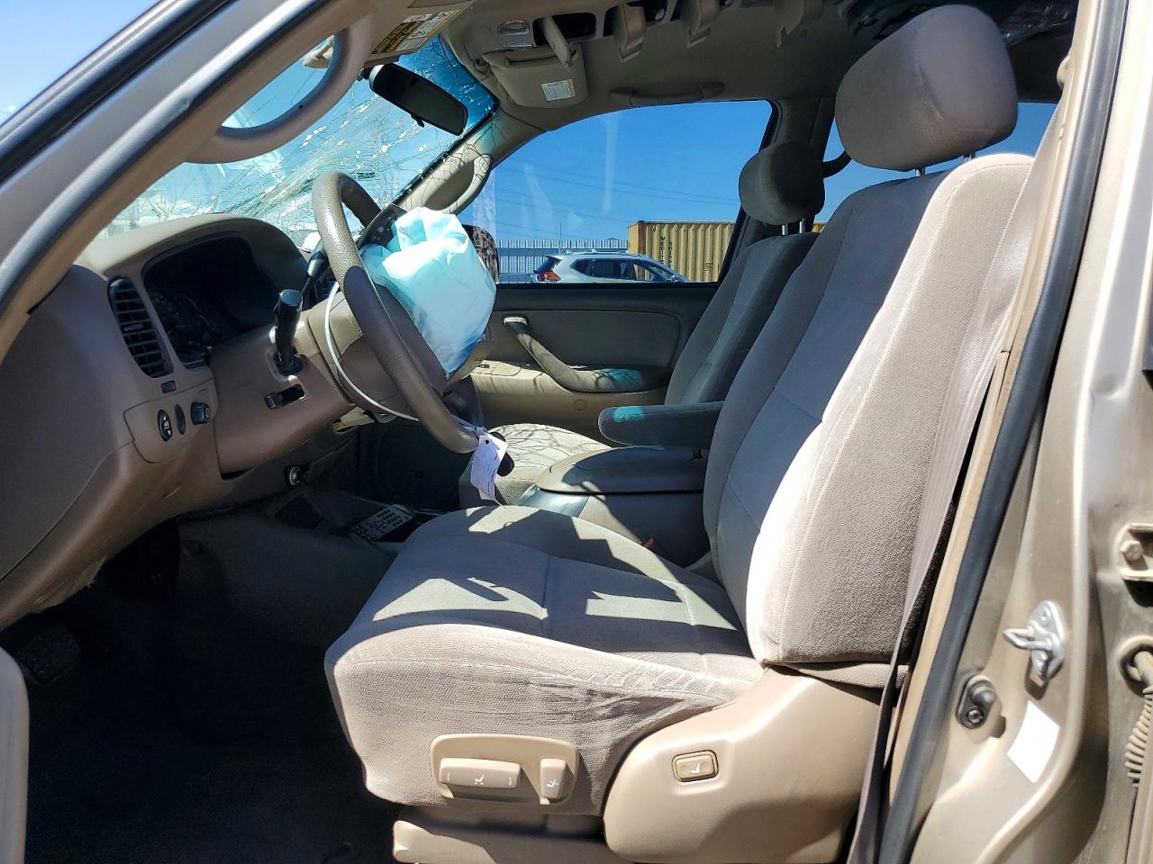 2004 Toyota Sequoia Sr5 Gold vin: 5TDZT34AX4S238234