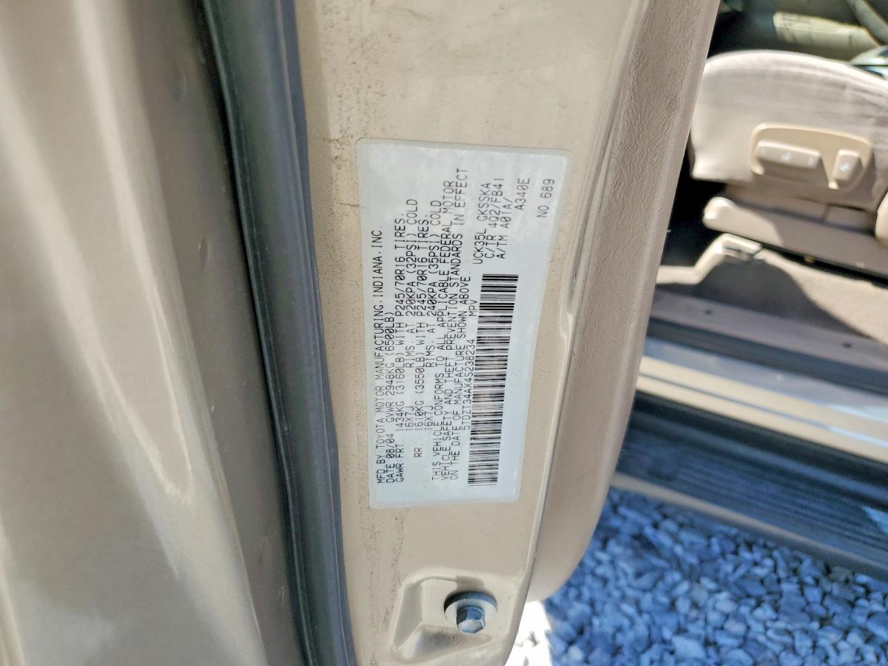 2004 Toyota Sequoia Sr5 Gold vin: 5TDZT34AX4S238234