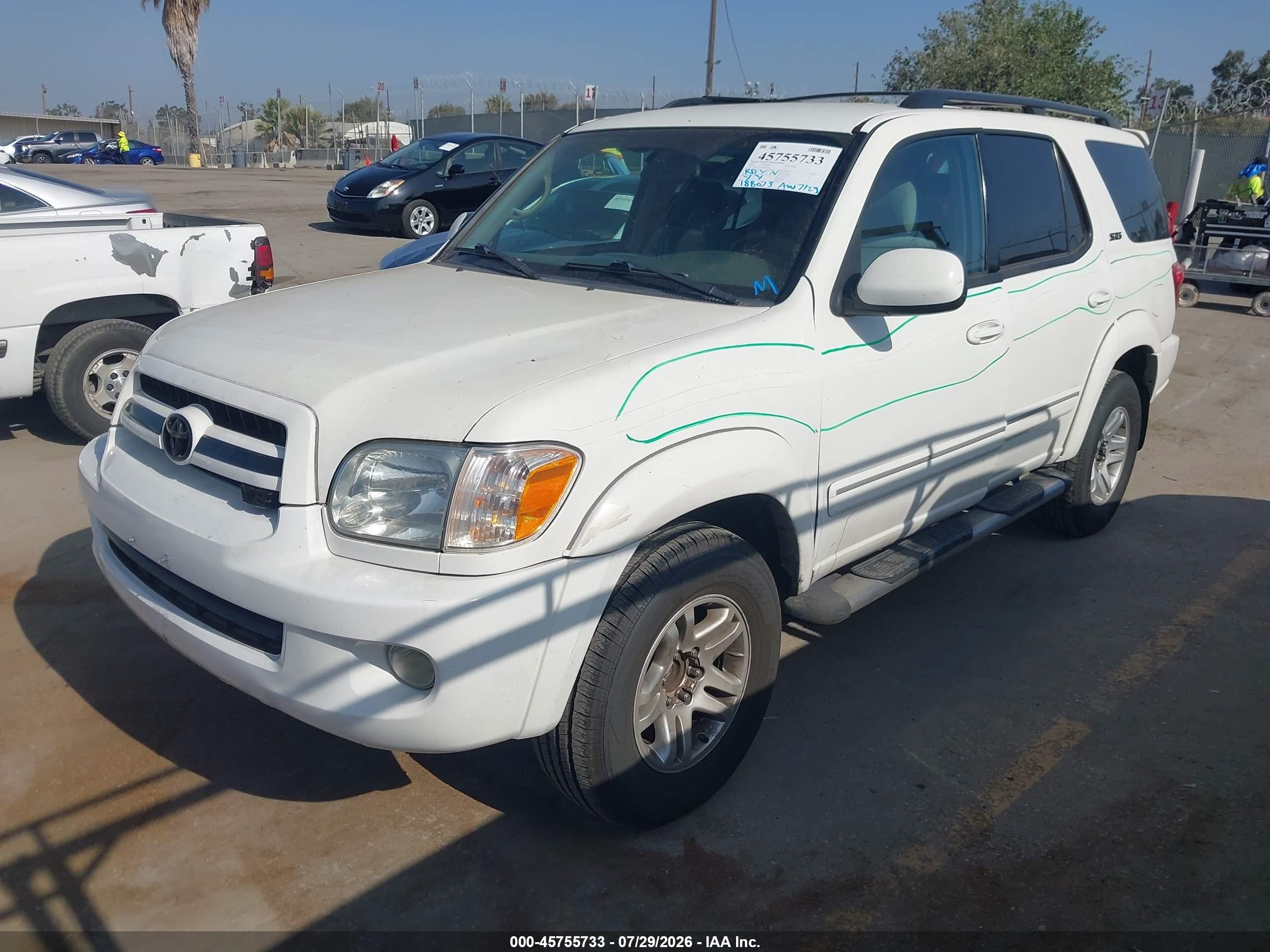 2005 Toyota Sequoia Sr5 V8 White vin: 5TDZT34AX5S242351