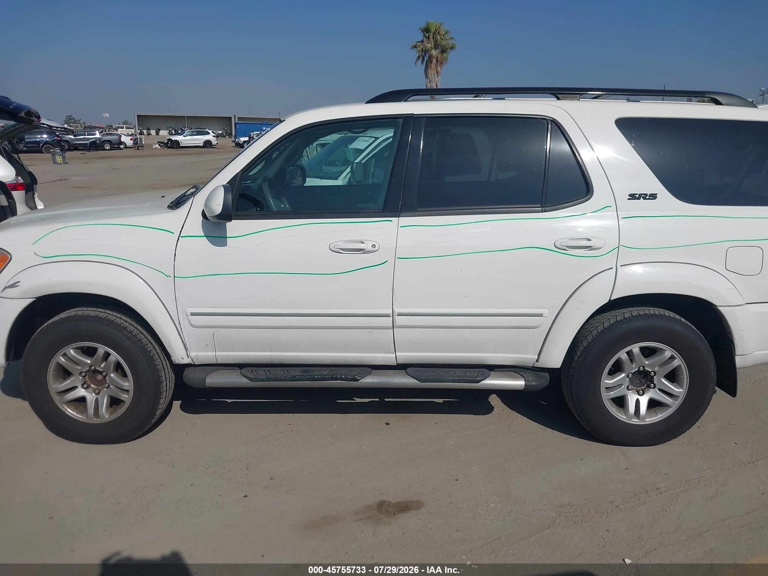 2005 Toyota Sequoia Sr5 V8 White vin: 5TDZT34AX5S242351
