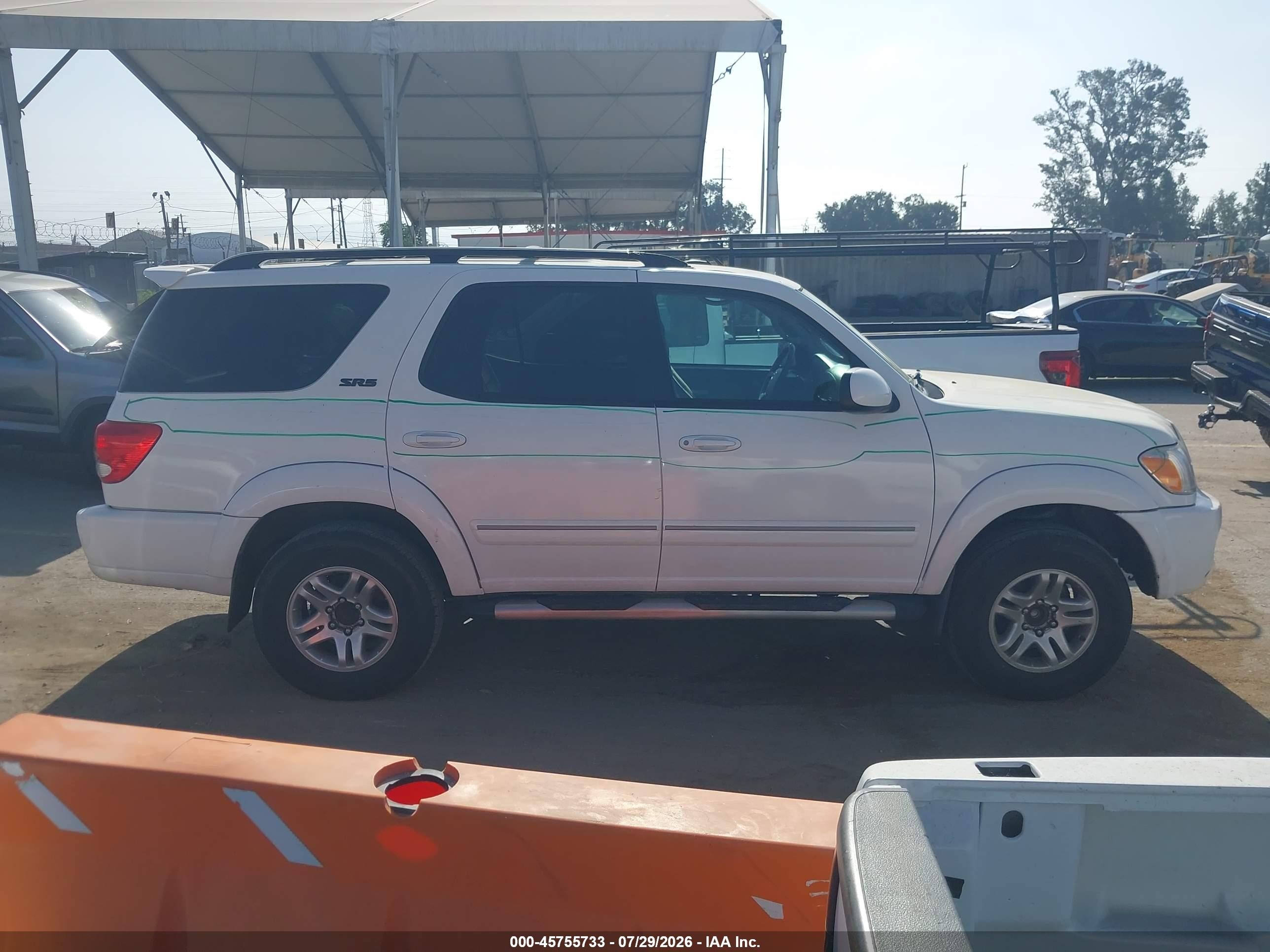2005 Toyota Sequoia Sr5 V8 White vin: 5TDZT34AX5S242351