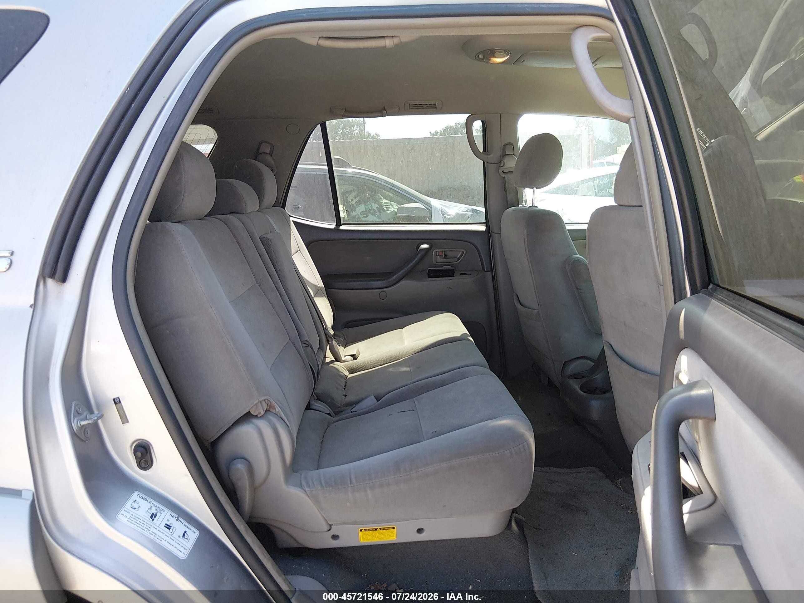 2005 Toyota Sequoia Sr5 V8 Silver vin: 5TDZT34AX5S249865