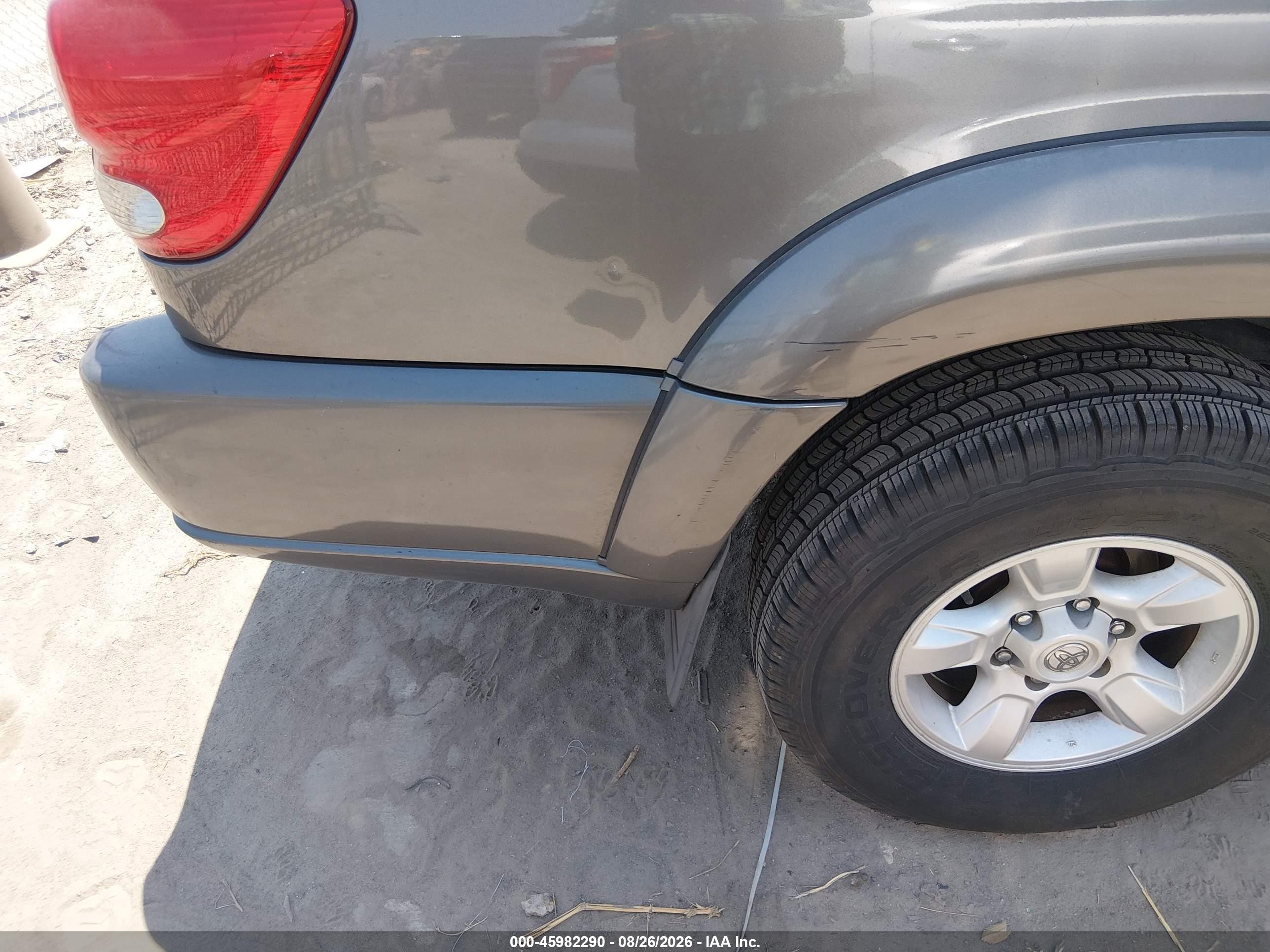 2005 Toyota Sequoia Sr5 V8 Gray vin: 5TDZT34AX5S254256