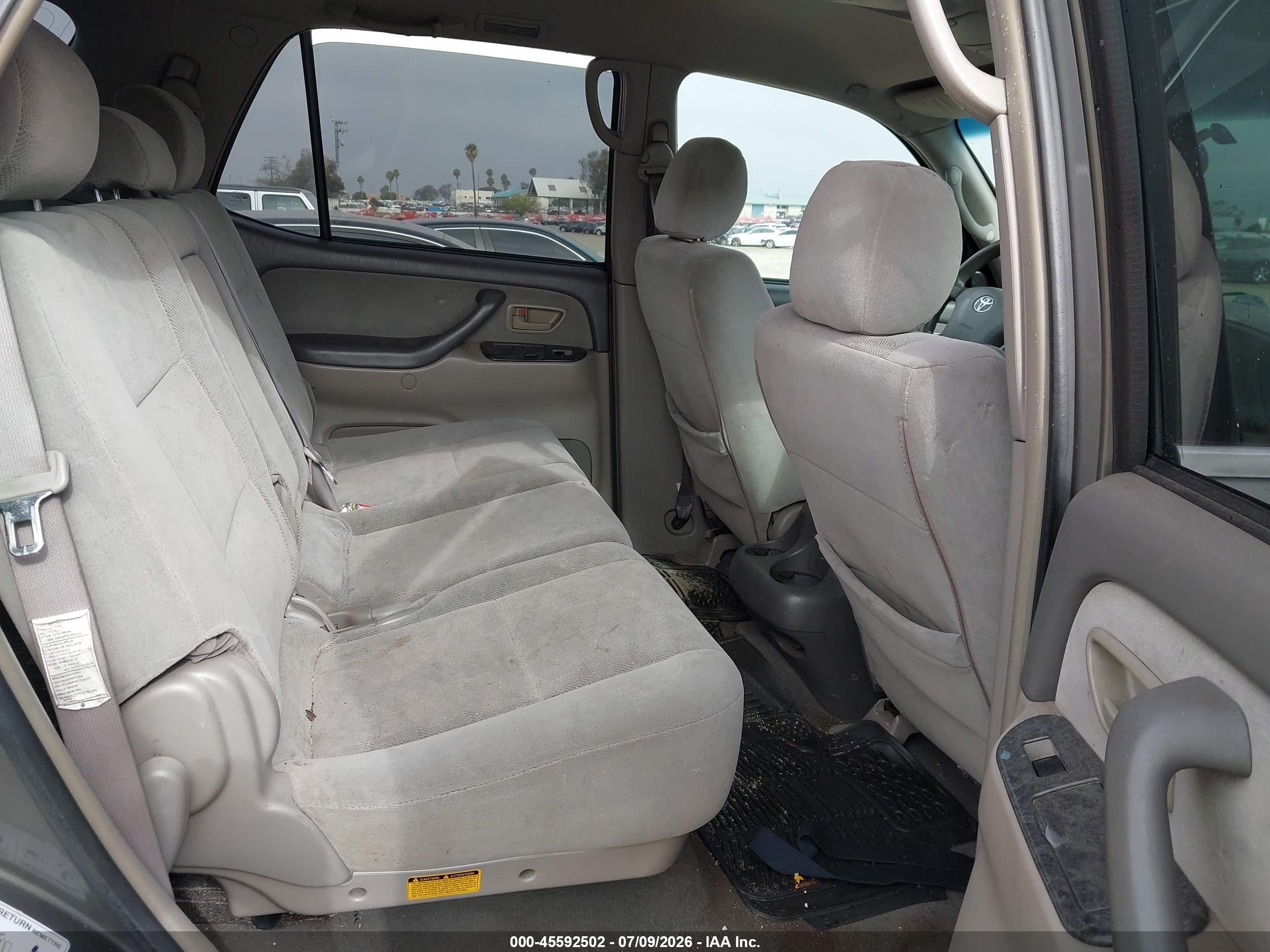 2005 Toyota Sequoia Sr5 V8 Gray vin: 5TDZT34AX5S256668