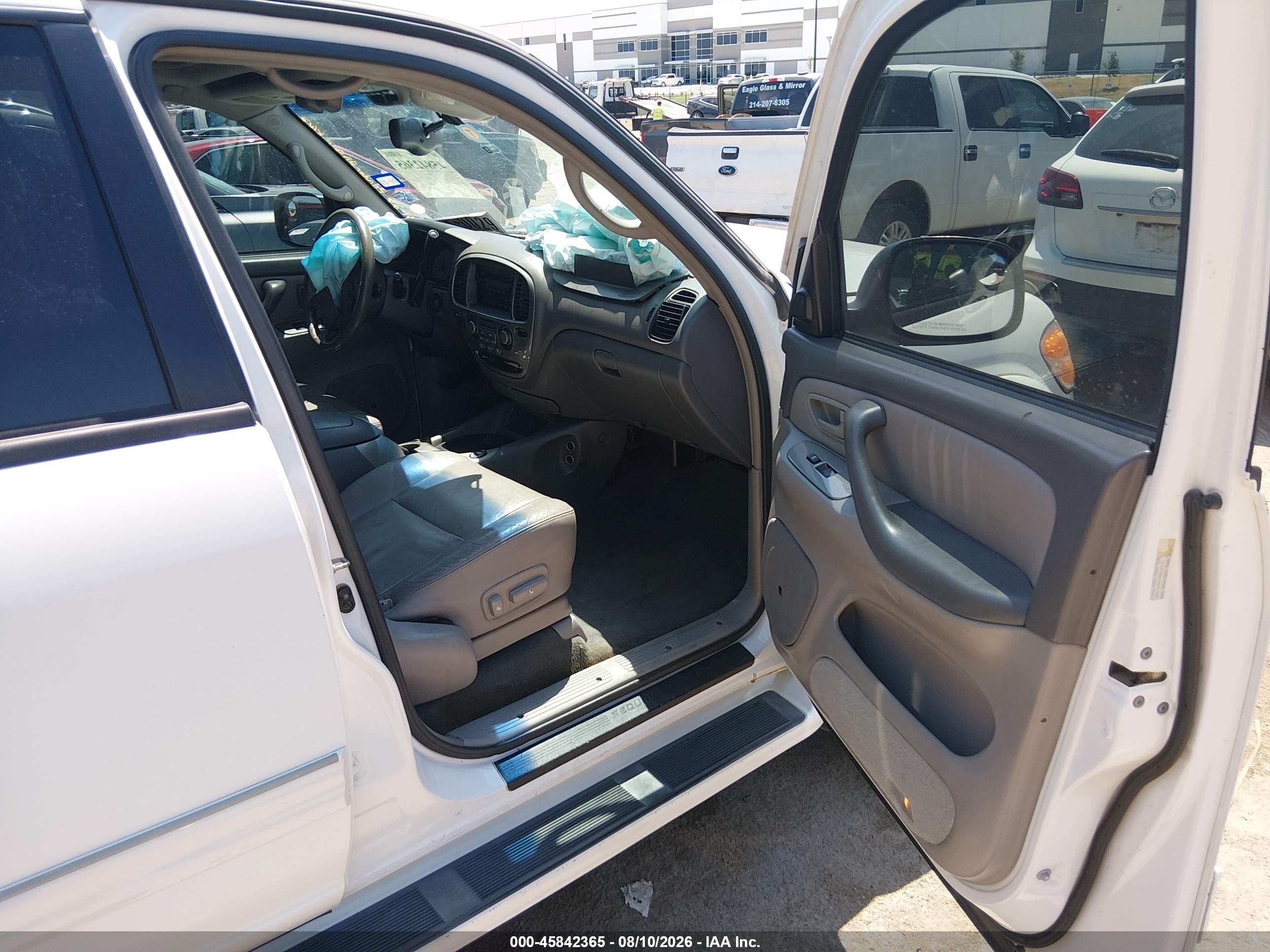 2004 Toyota Sequoia Limited V8 Белый vin: 5TDZT38A14S231635