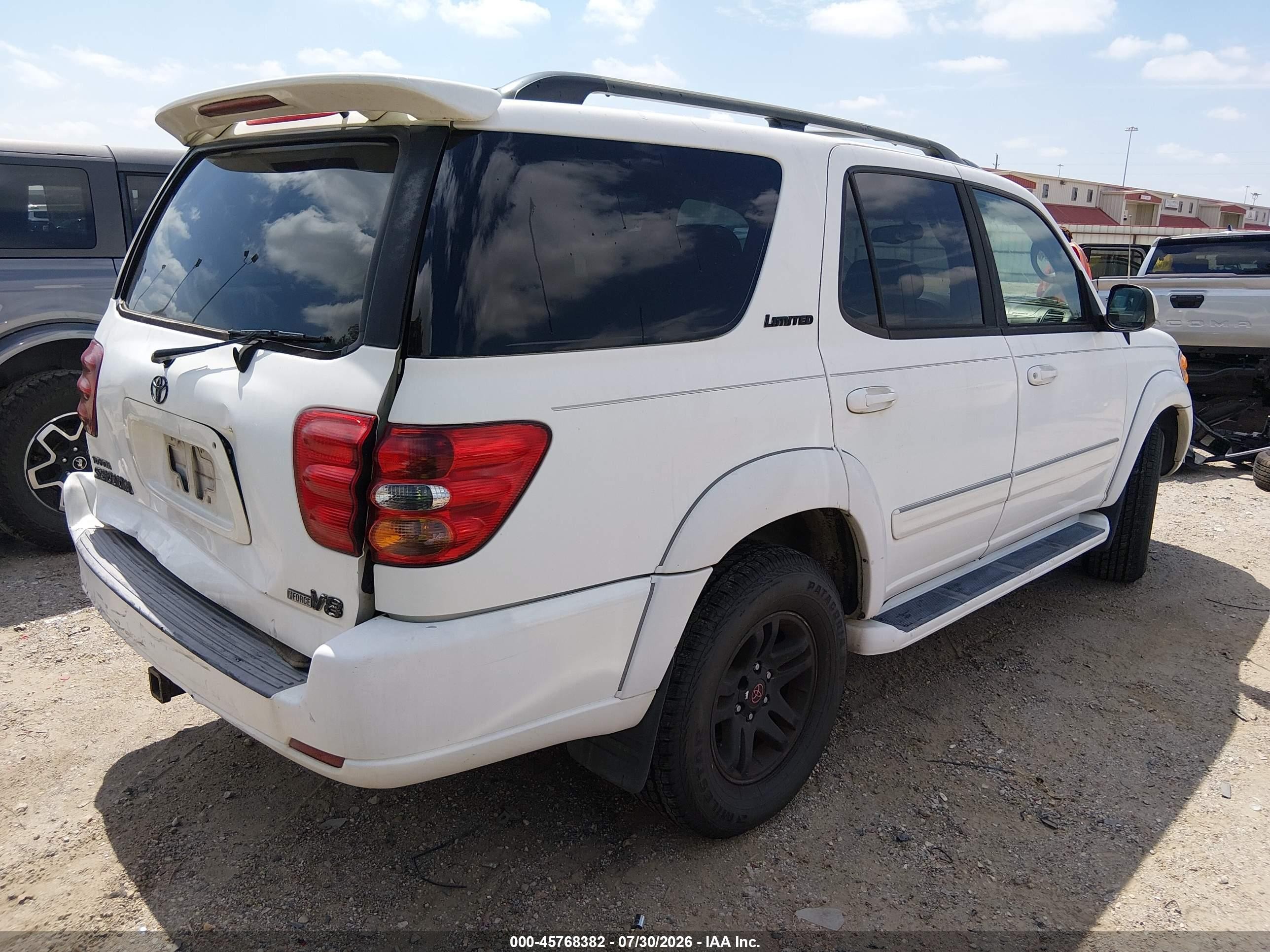 2004 Toyota Sequoia Limited V8 White vin: 5TDZT38A24S215430