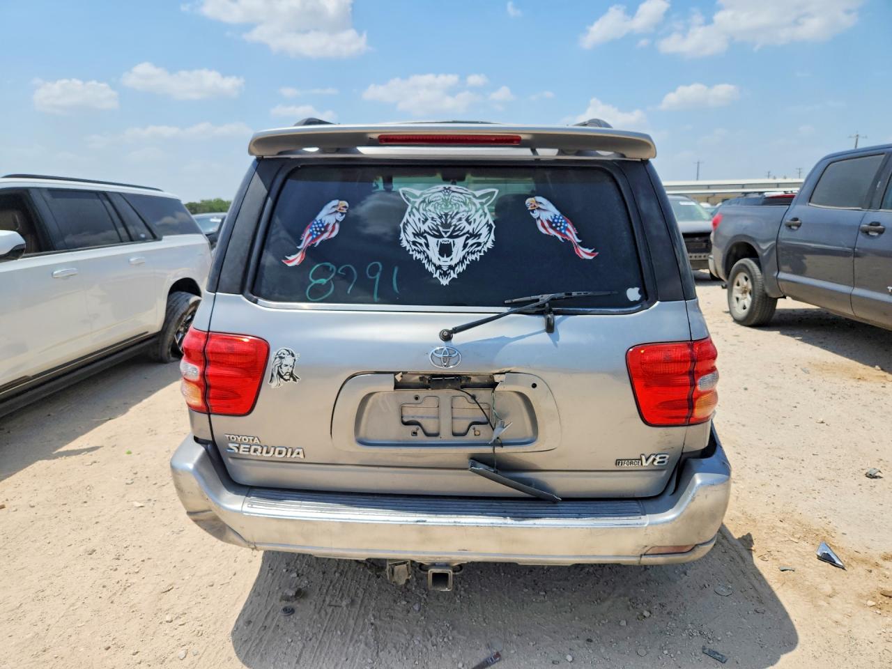 2001 Toyota Sequoia Limited Серебряный vin: 5TDZT38A31S042366