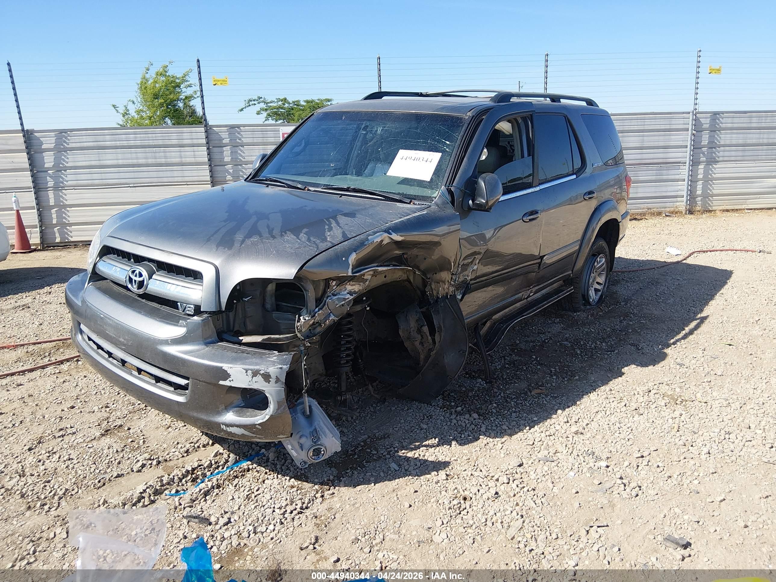 2005 Toyota Sequoia Limited V8 Gray vin: 5TDZT38A35S250088