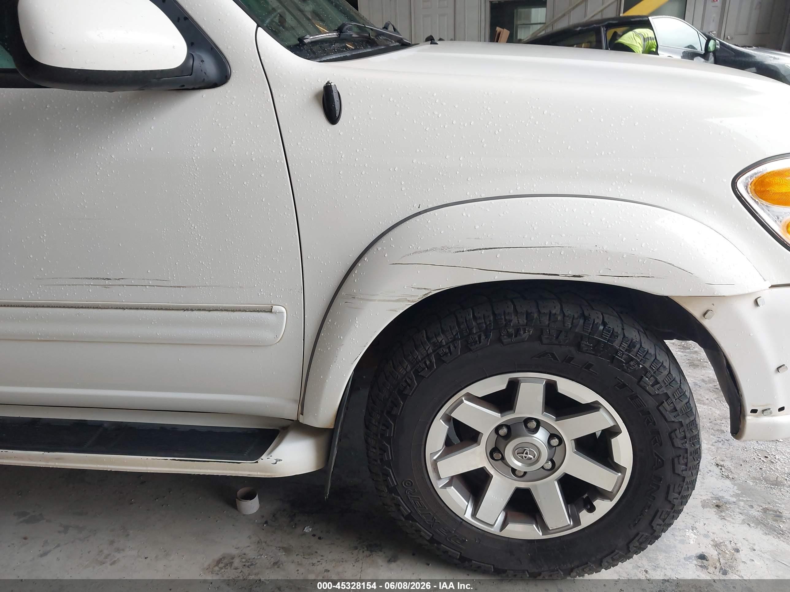 2002 Toyota Sequoia Limited V8 White vin: 5TDZT38A62S115134
