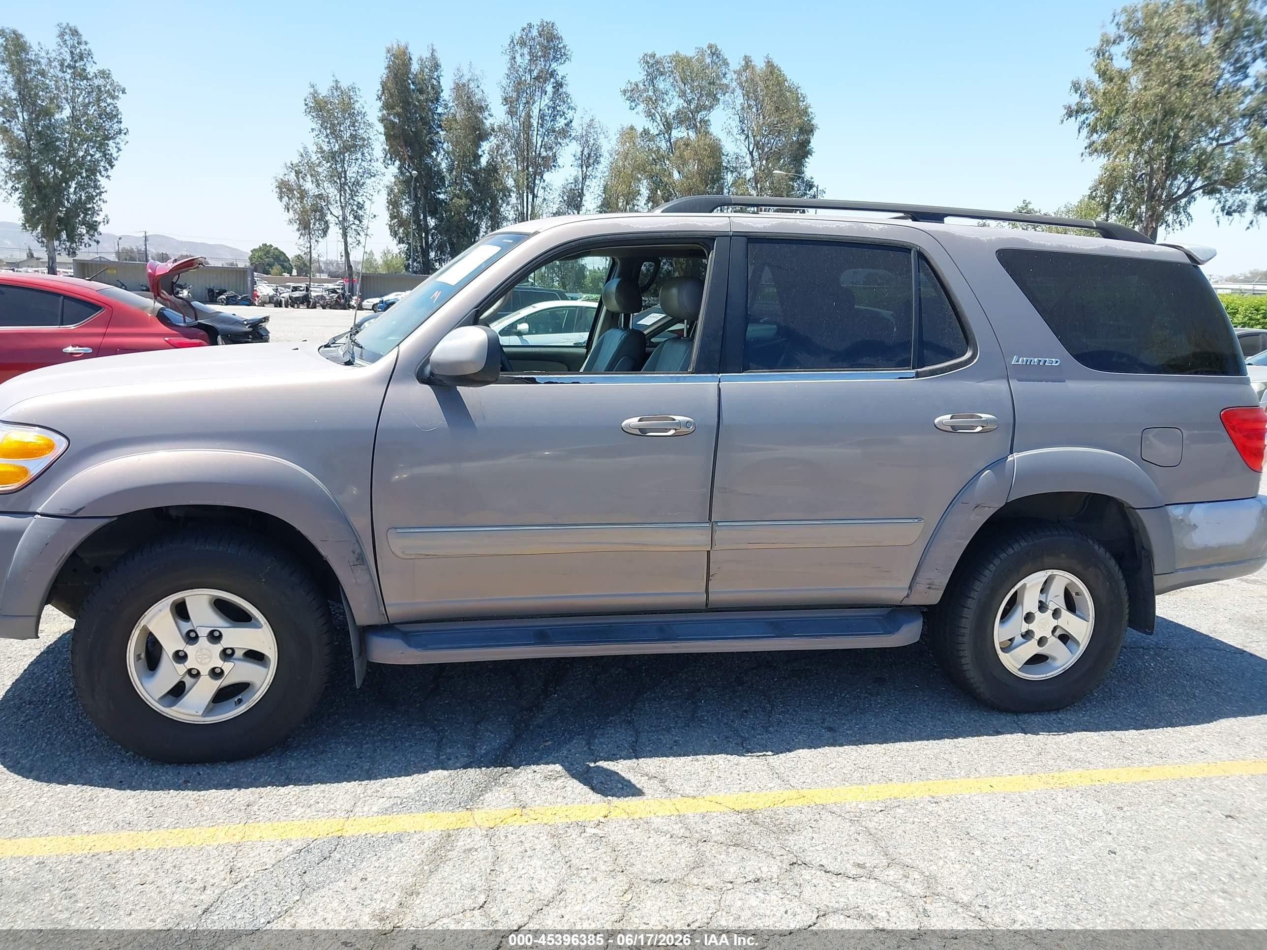 2001 Toyota Sequoia Limited V8 Серый vin: 5TDZT38A71S049580