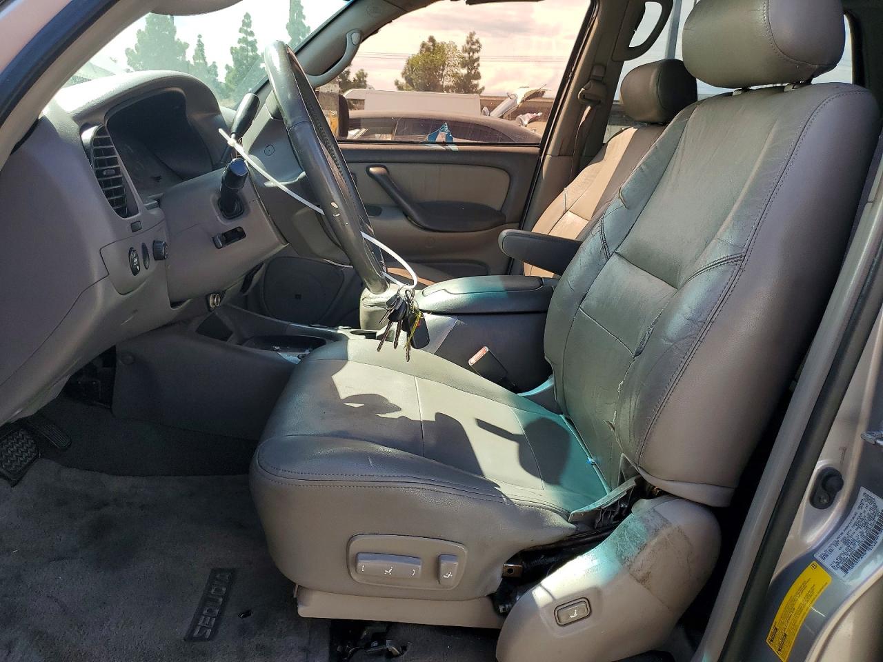 2002 Toyota Sequoia Limited Silver vin: 5TDZT38A82S073355