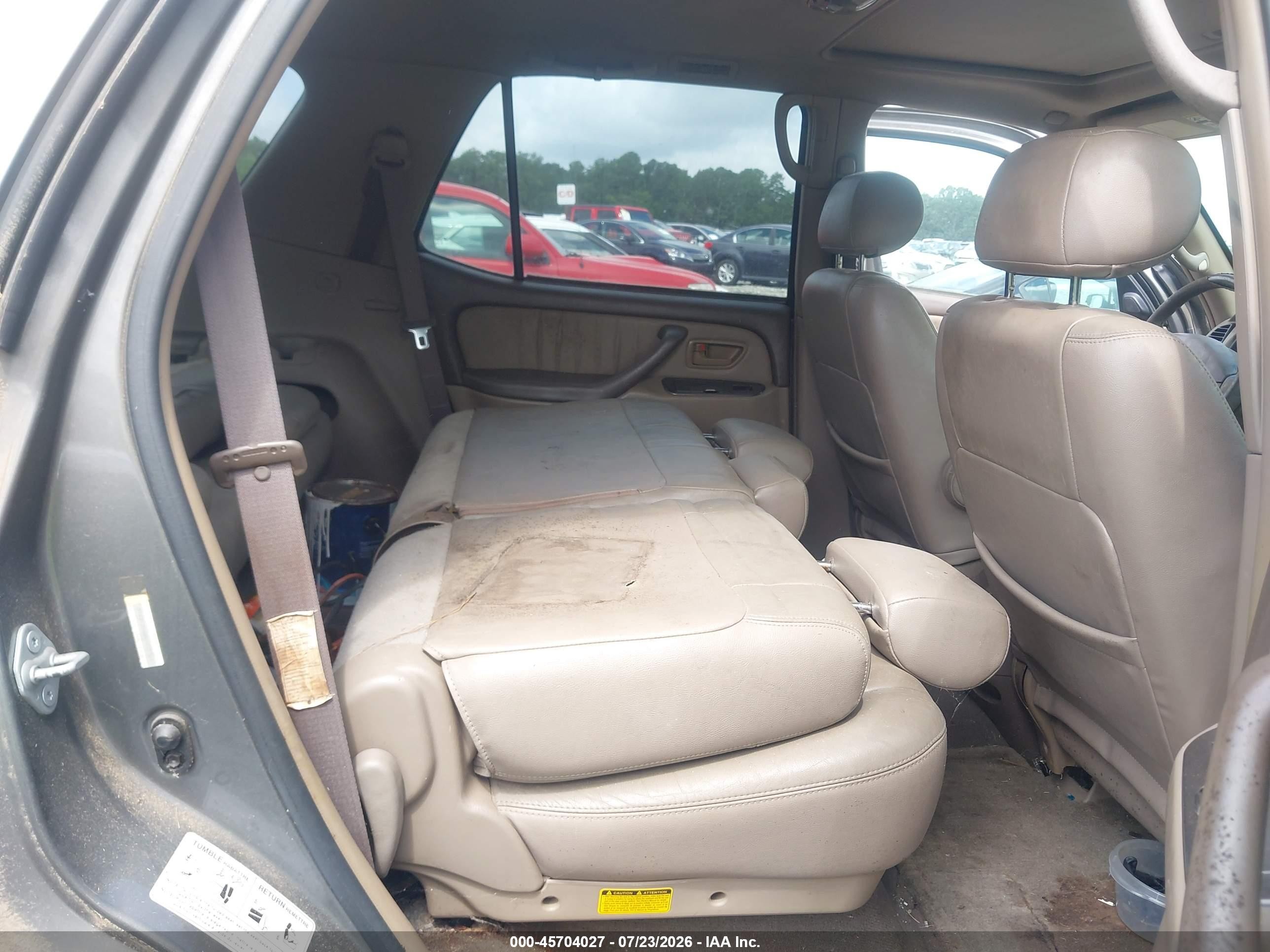 2004 Toyota Sequoia Limited V8 Orange vin: 5TDZT38A84S235763
