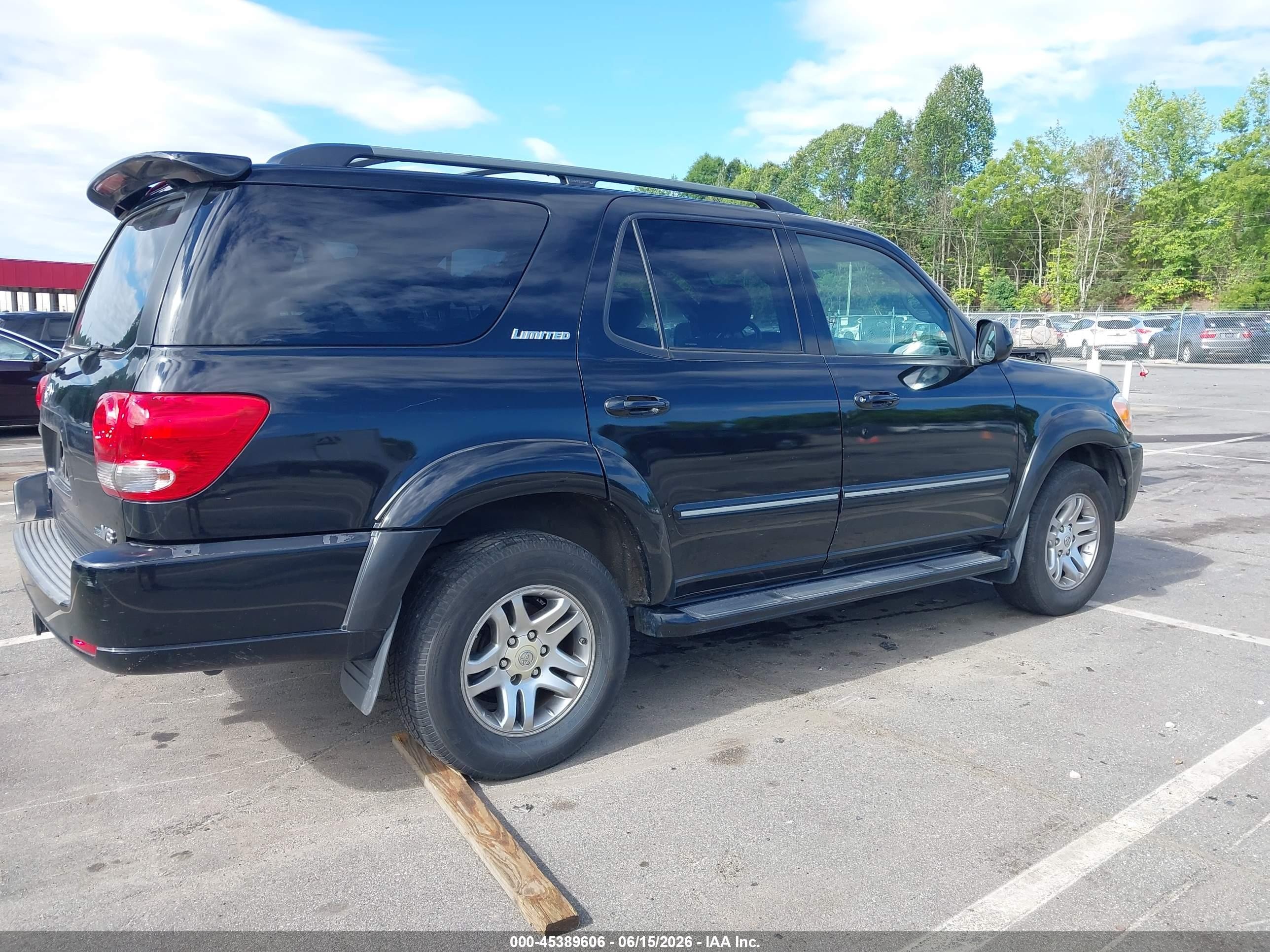 2005 Toyota Sequoia Limited V8 Черный vin: 5TDZT38A85S250894