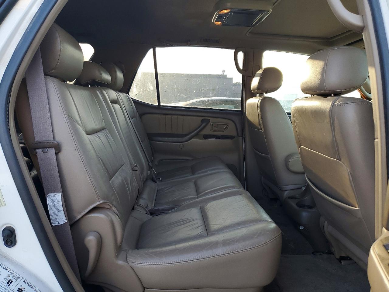 2002 Toyota Sequoia Limited White vin: 5TDZT38A92S086857