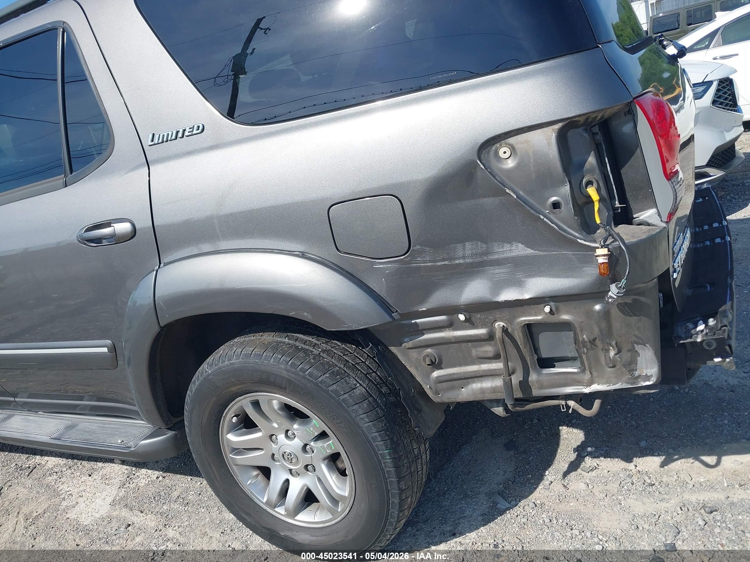 2005 Toyota Sequoia Limited V8 Серый vin: 5TDZT38AX5S259063