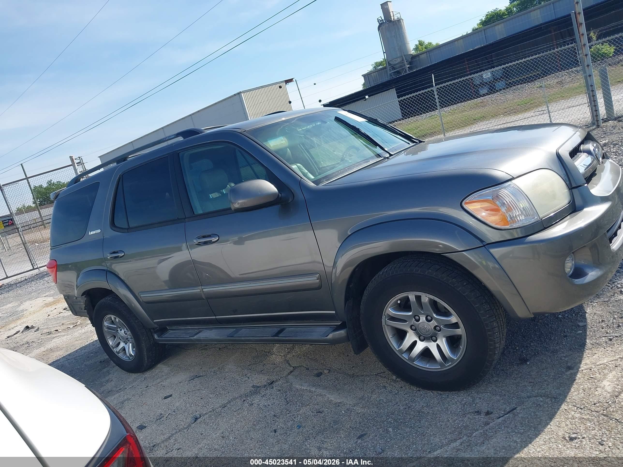 2005 Toyota Sequoia Limited V8 Серый vin: 5TDZT38AX5S259063