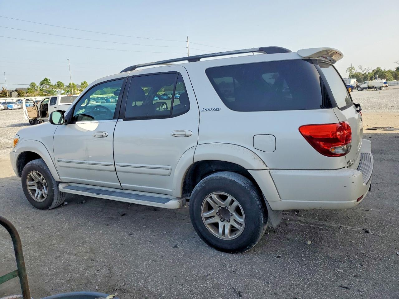 2006 Toyota Sequoia Limited White vin: 5TDZT38AX6S280819