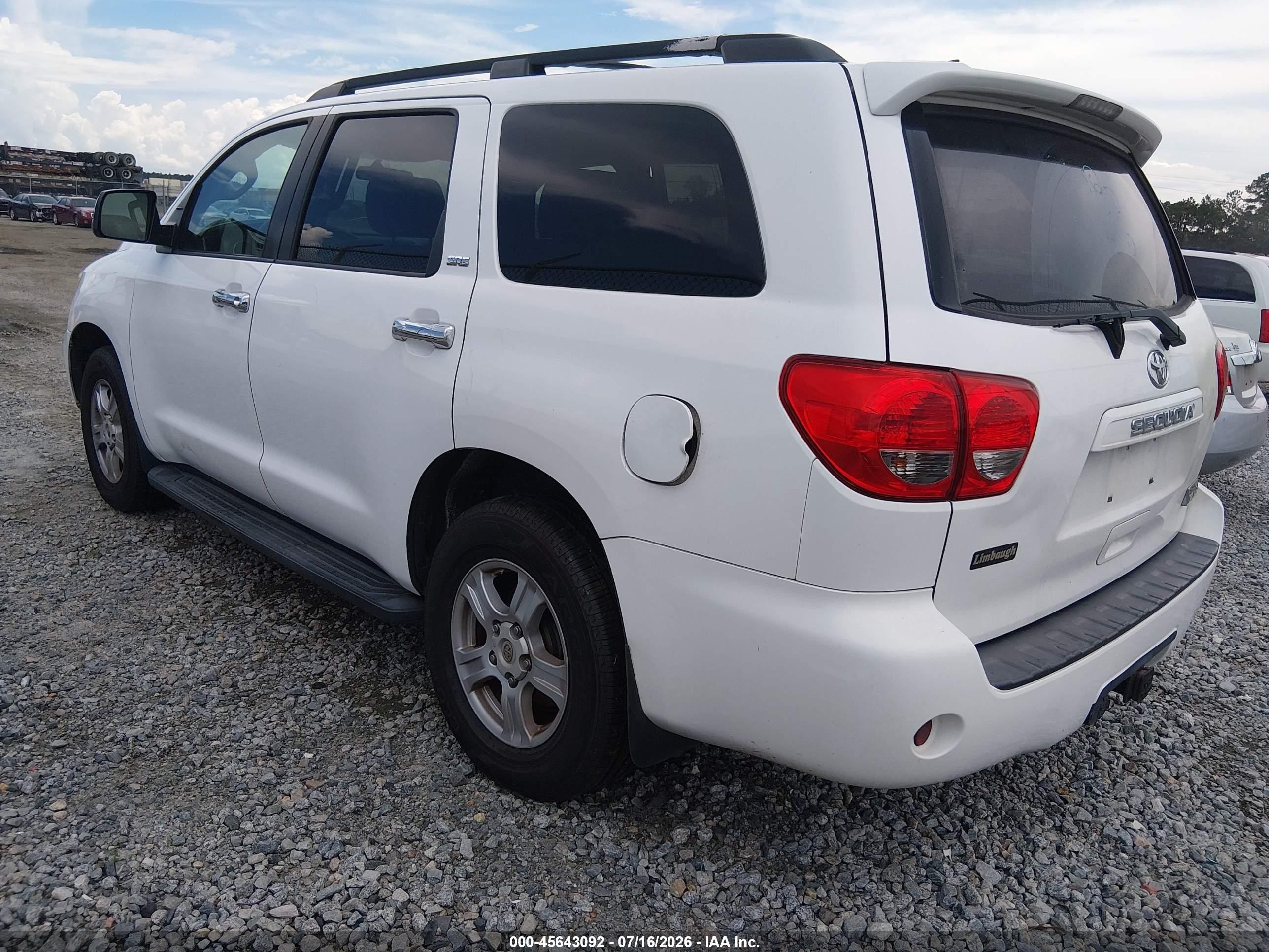 2014 Toyota Sequoia Sr5 5.7l V8 White vin: 5TDZY5G13ES054389
