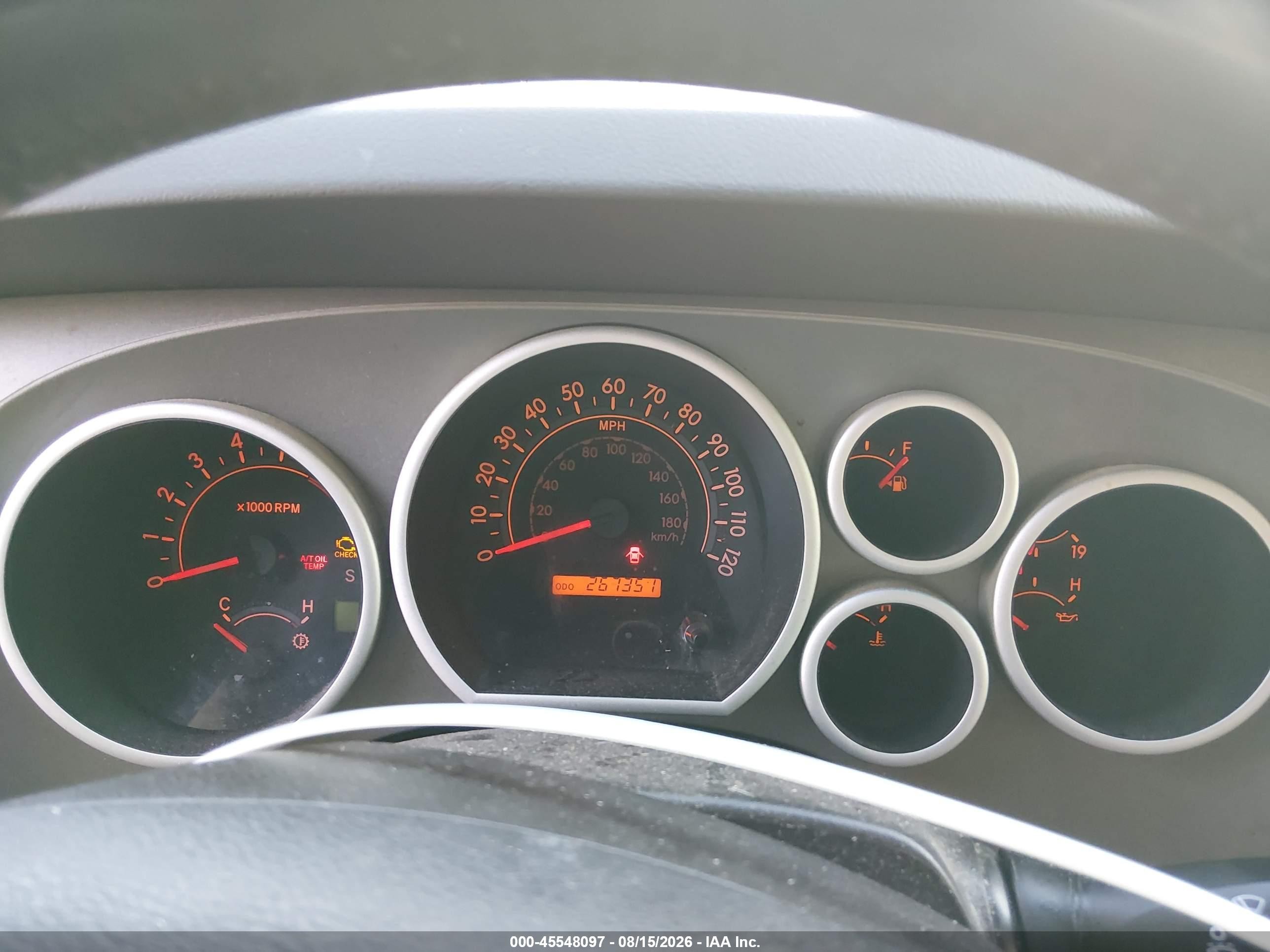 2011 Toyota Sequoia Sr5 5.7l V8 Белый vin: 5TDZY5G17BS031127