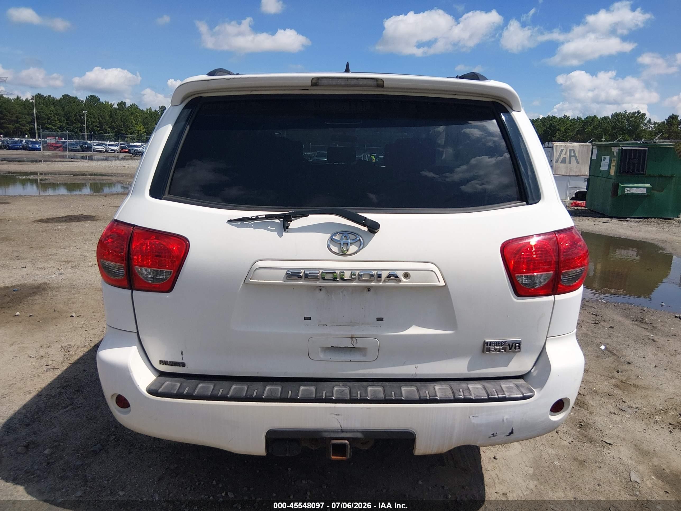 2011 Toyota Sequoia Sr5 5.7l V8 Белый vin: 5TDZY5G17BS031127