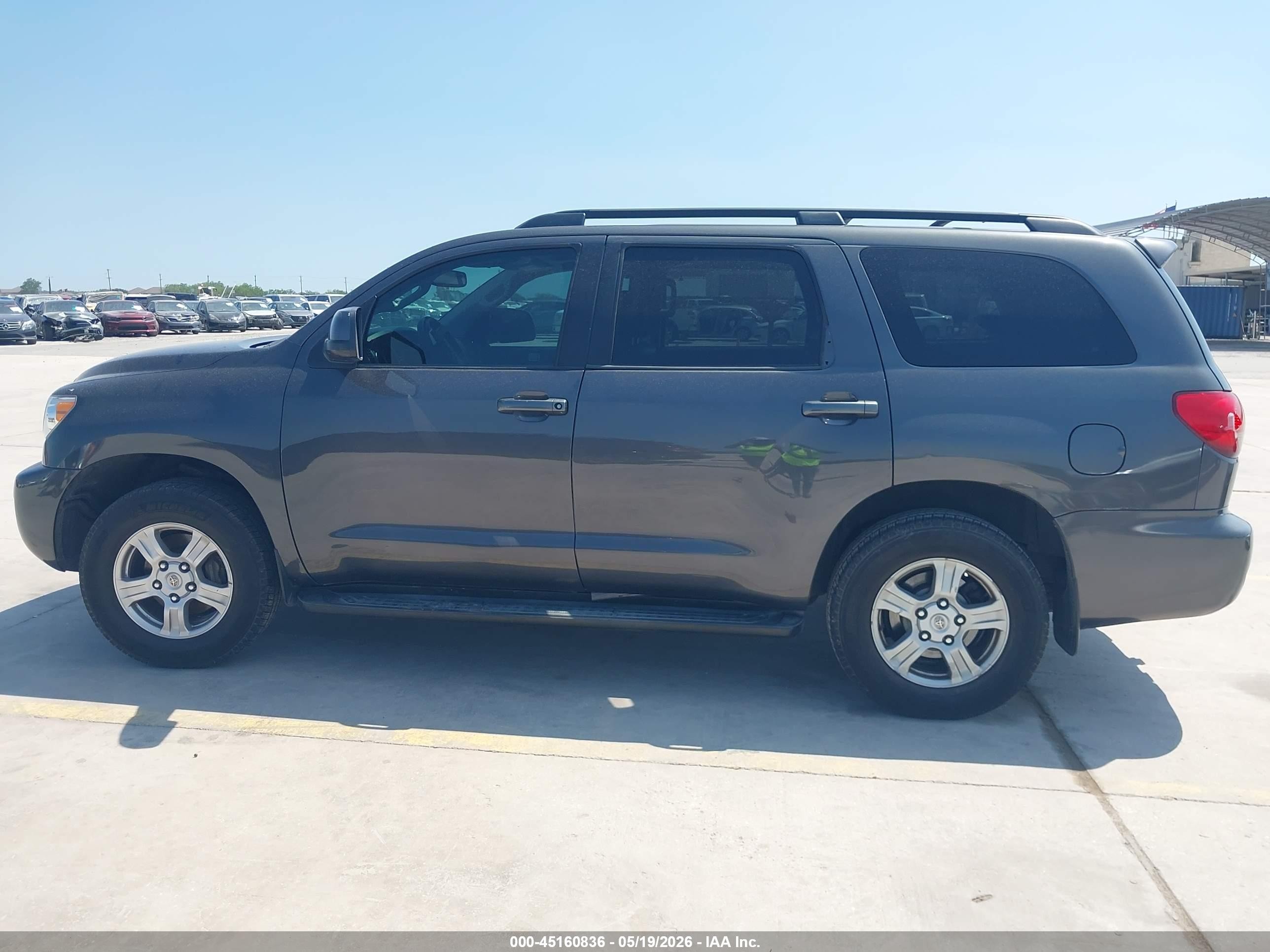2015 Toyota Sequoia Sr5 5.7l V8 Gray vin: 5TDZY5G17FS059550