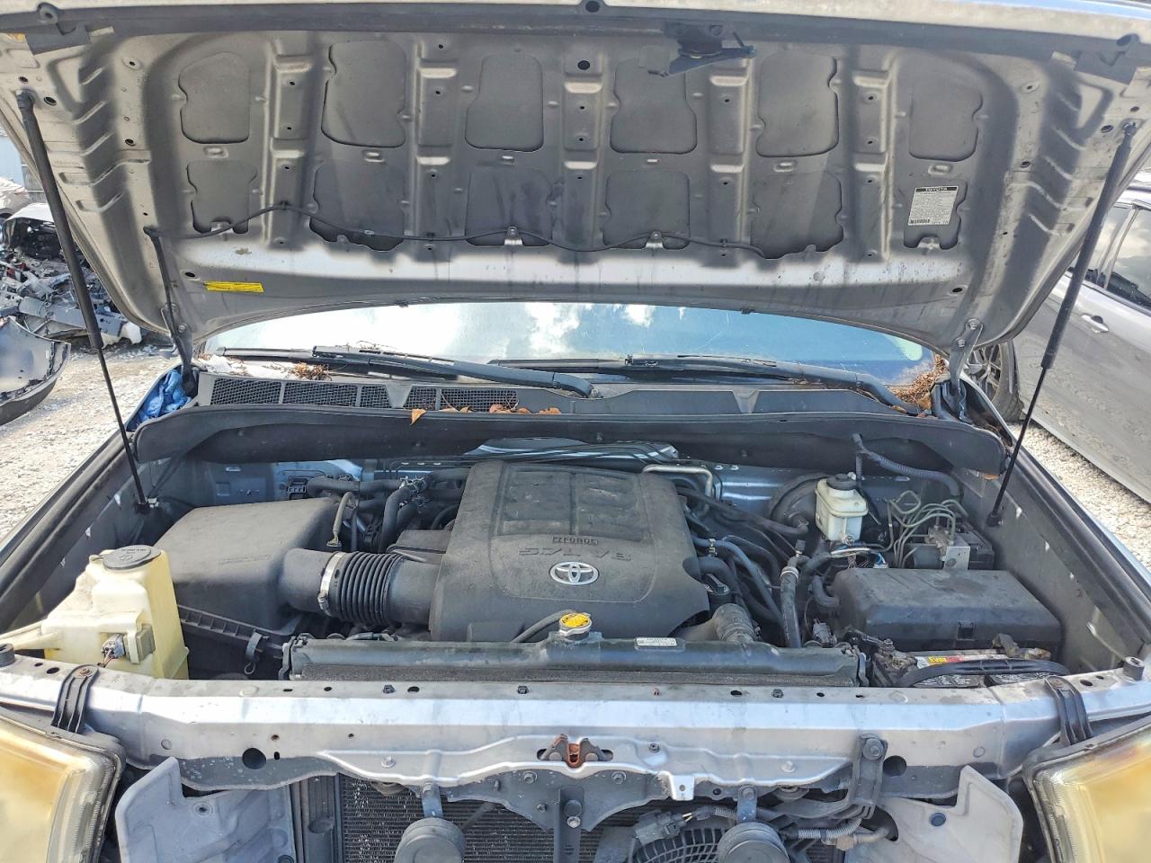2011 Toyota Sequoia Sr5 Серебряный vin: 5TDZY5G18BS034800