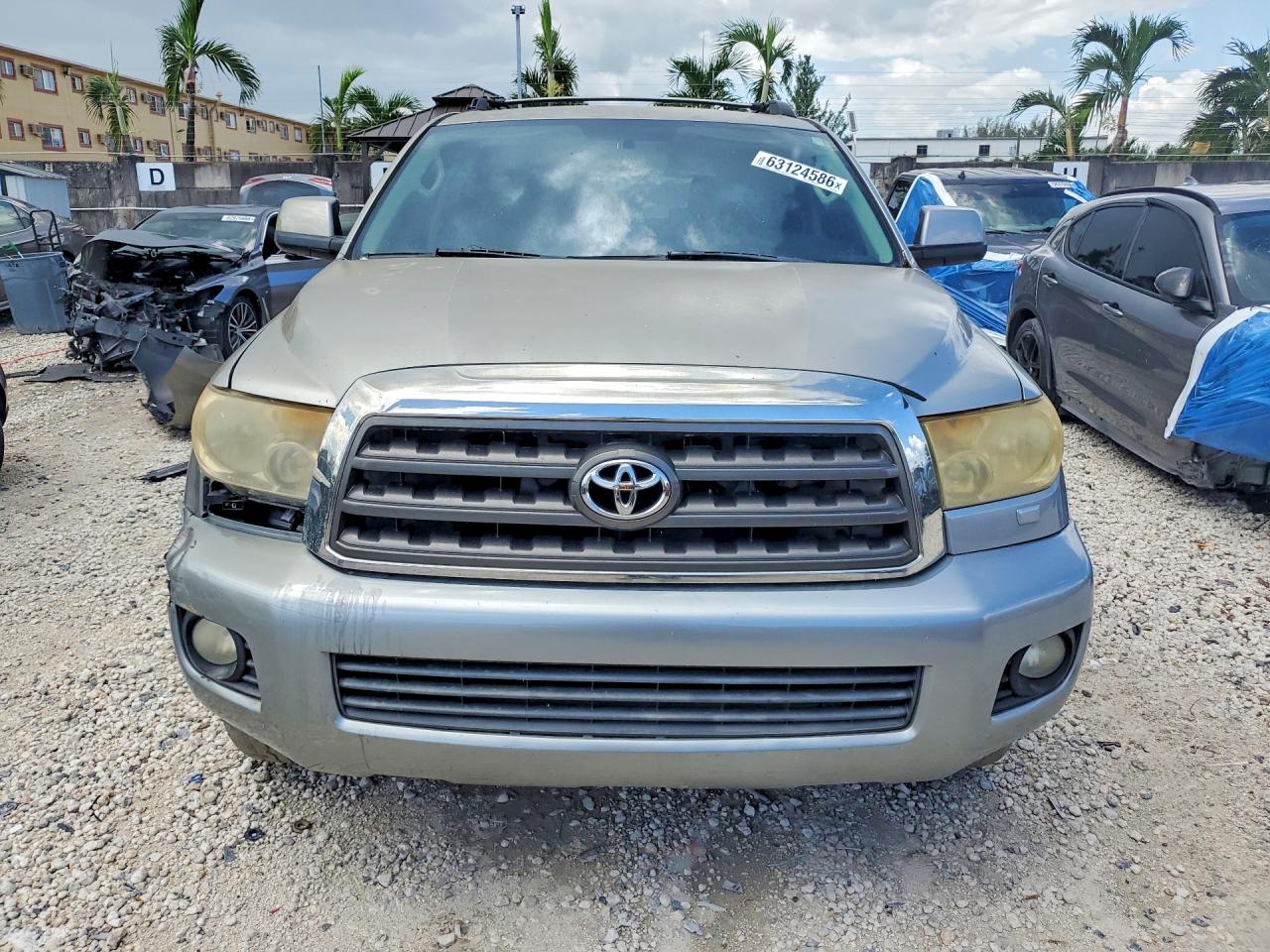 2011 Toyota Sequoia Sr5 Серебряный vin: 5TDZY5G18BS034800