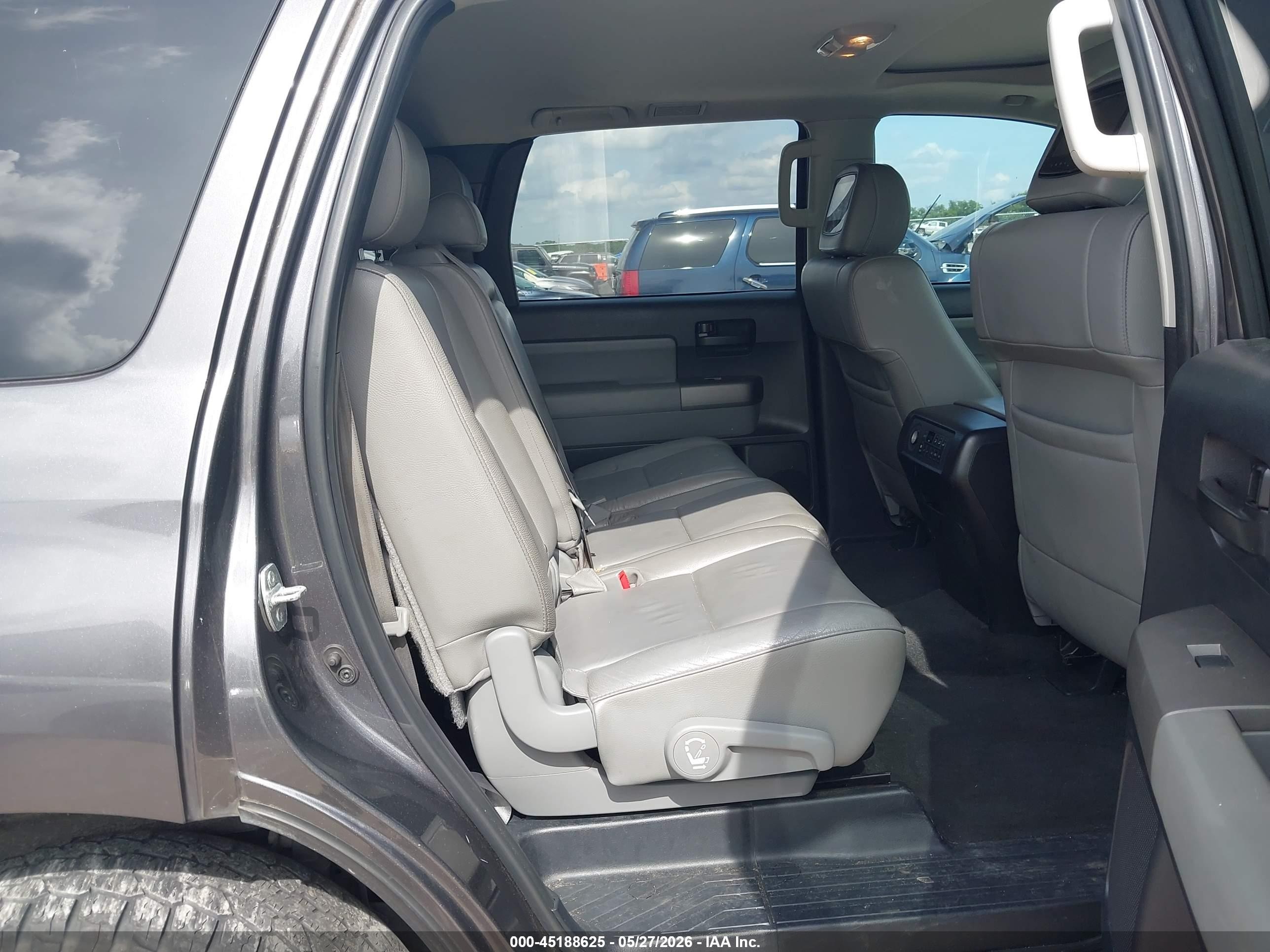 2015 Toyota Sequoia Sr5 5.7l V8 Gray vin: 5TDZY5G18FS056950
