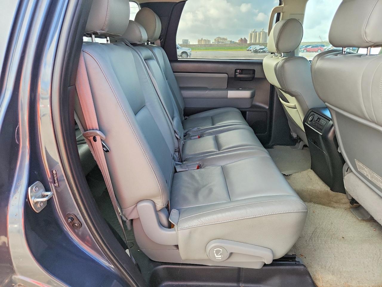 2008 Toyota Sequoia Sr5 Blue vin: 5TDZY64A18S008607