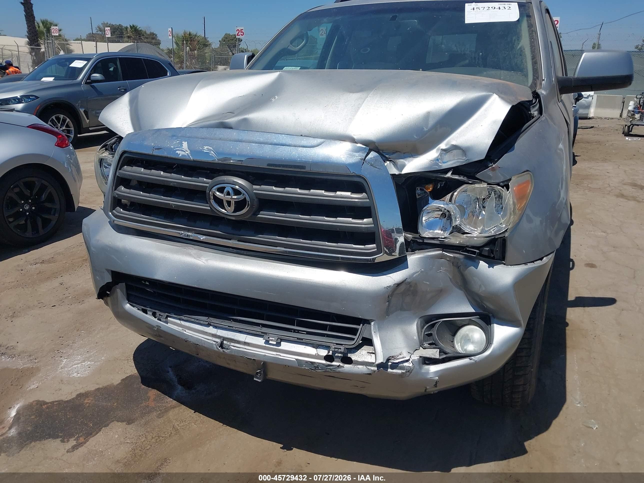 2008 Toyota Sequoia Sr5 5.7l V8 Silver vin: 5TDZY64A18S009059