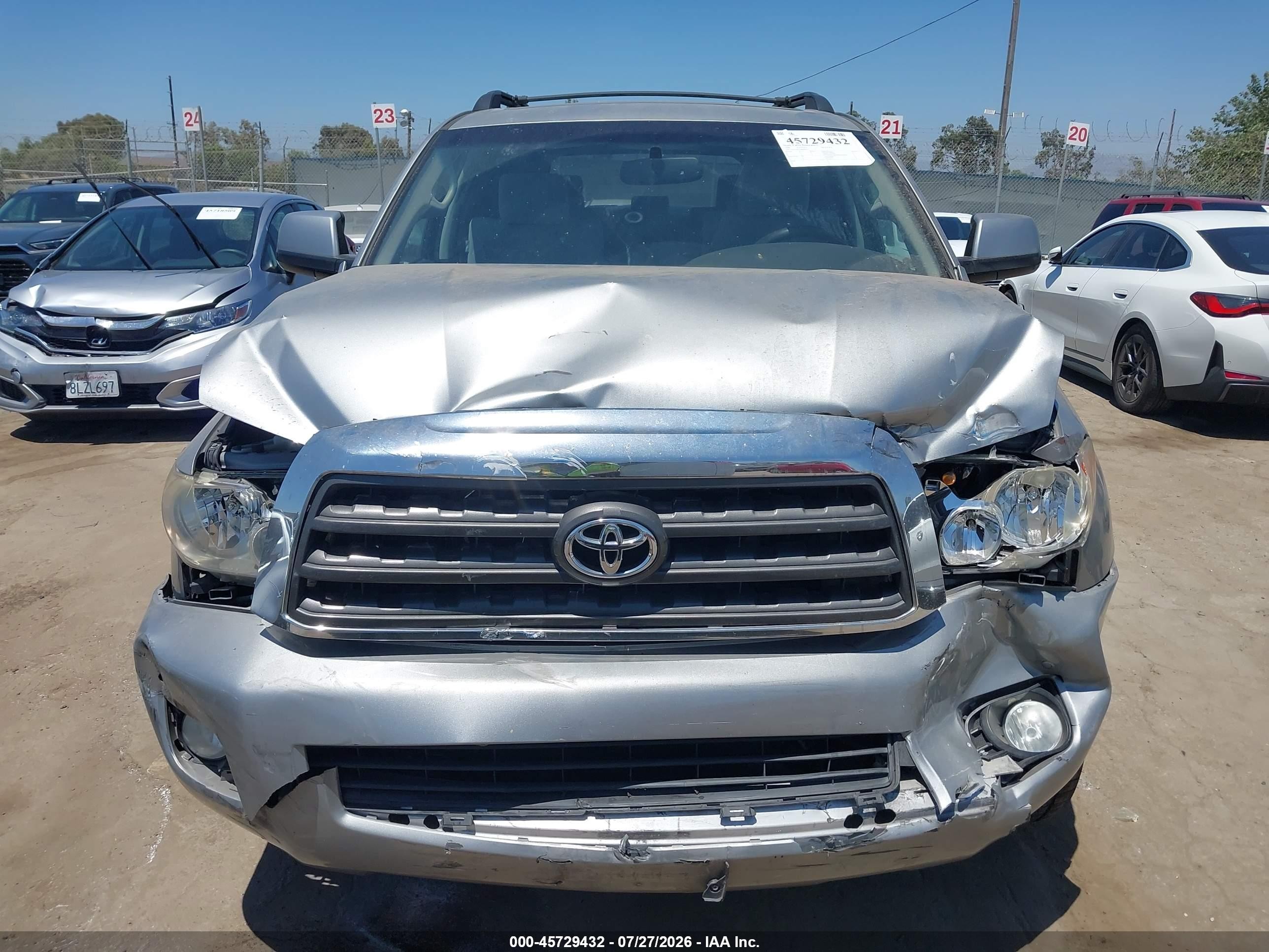 2008 Toyota Sequoia Sr5 5.7l V8 Silver vin: 5TDZY64A18S009059