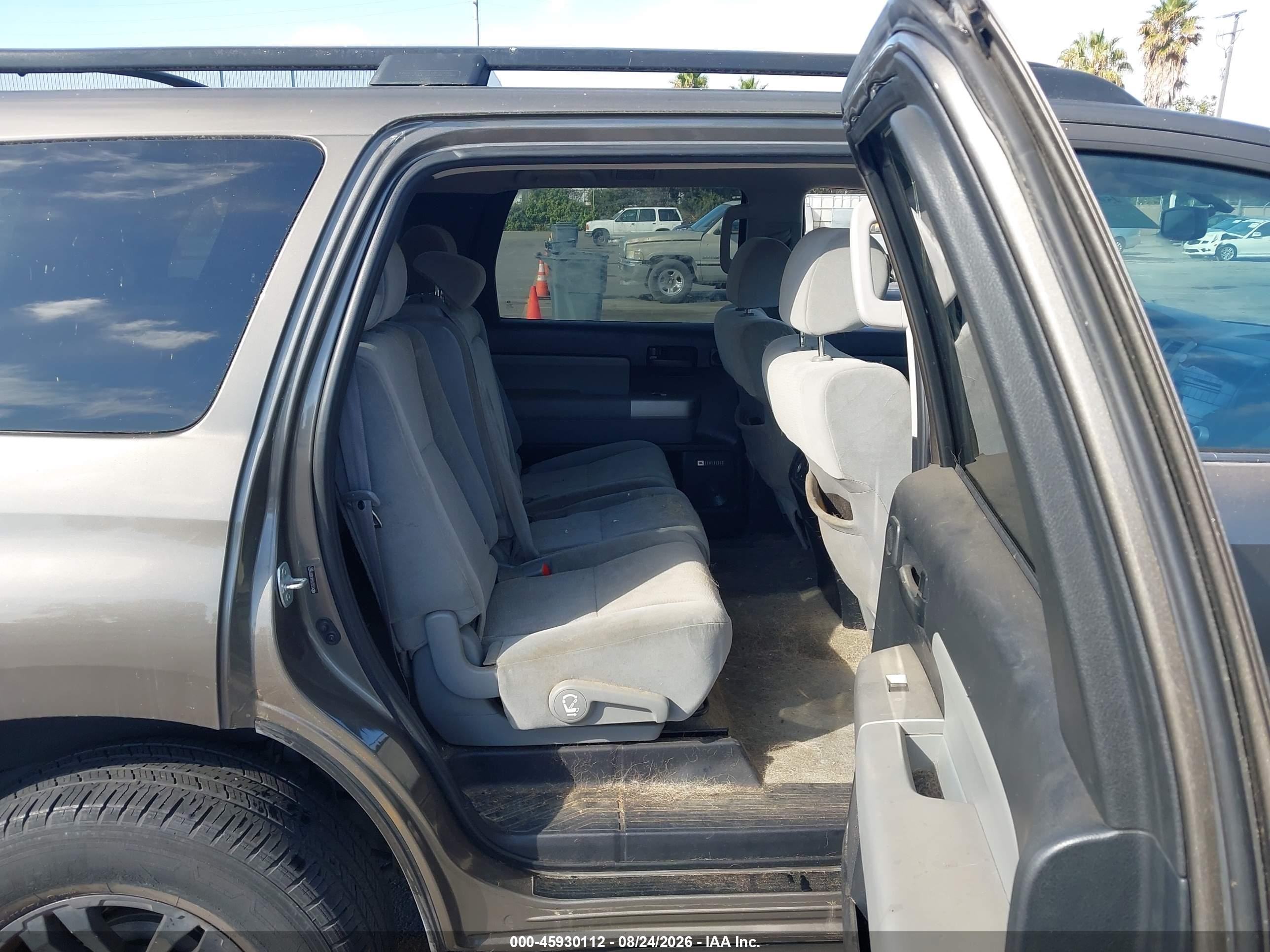 2008 Toyota Sequoia Sr5 5.7l V8 Gray vin: 5TDZY64A18S014665