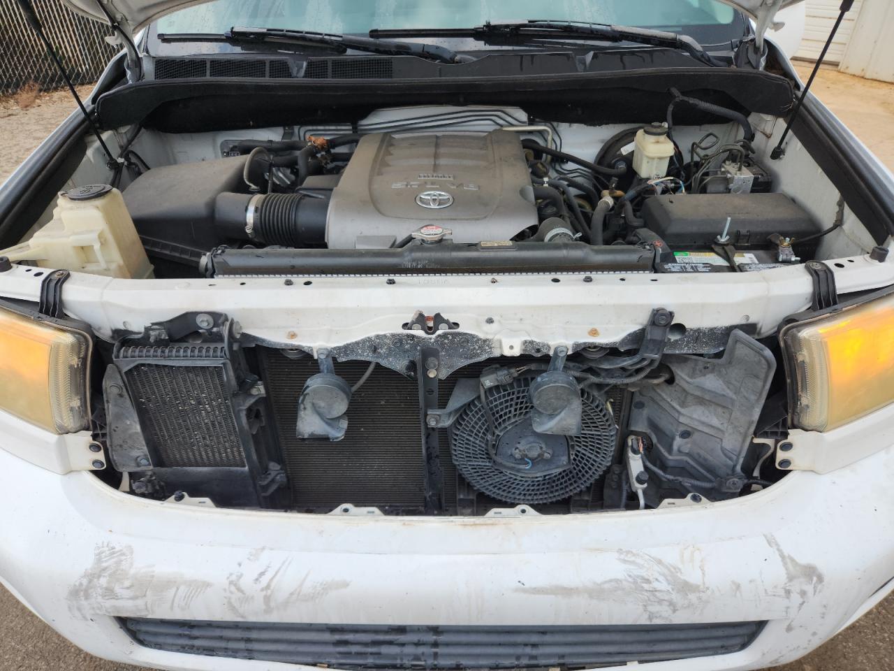 2008 Toyota Sequoia Sr5 White vin: 5TDZY64A28S003643 Damage: Grille, Missing, Replacement Required