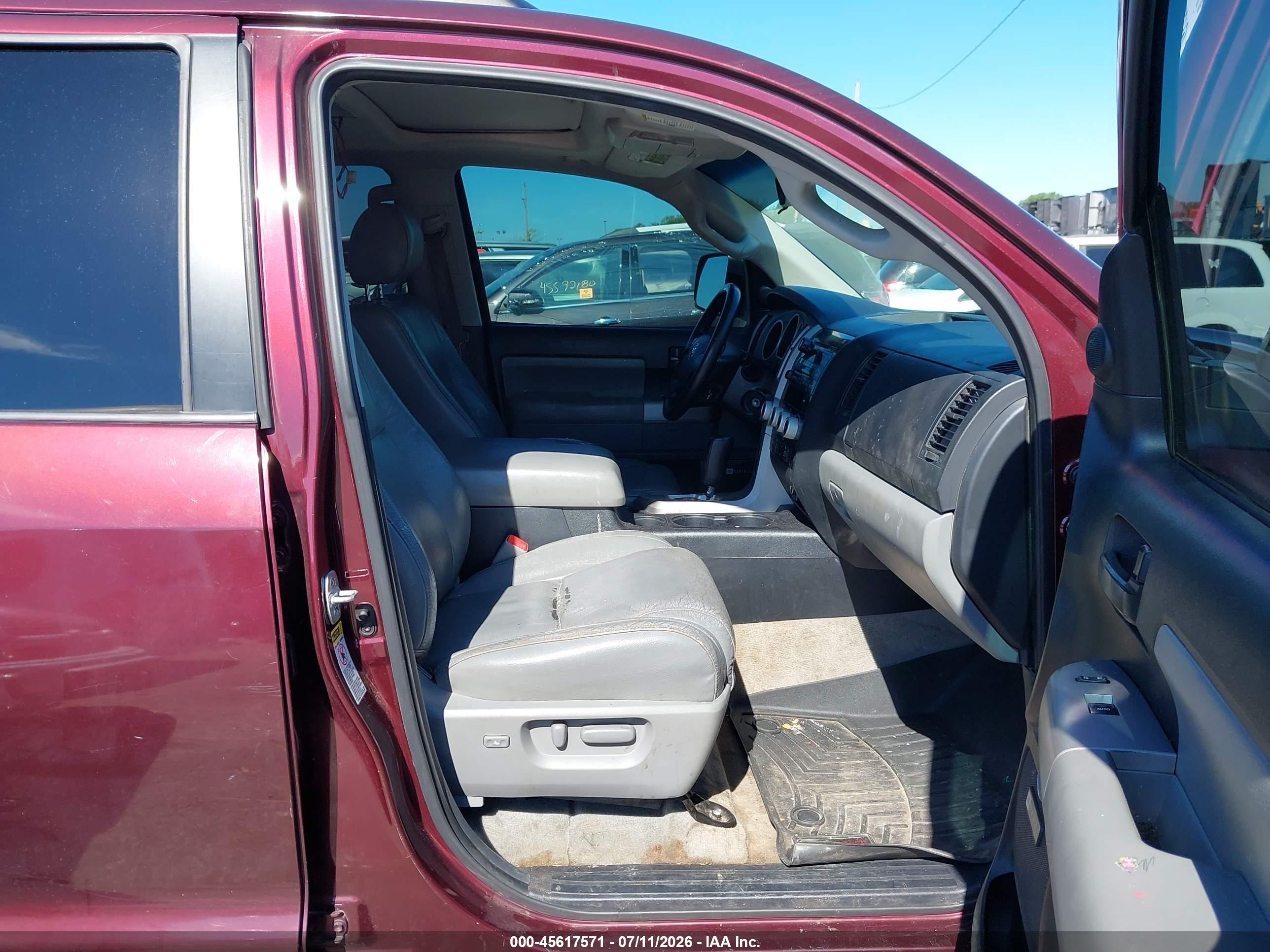 2008 Toyota Sequoia Sr5 5.7l V8 Maroon vin: 5TDZY64A48S008083