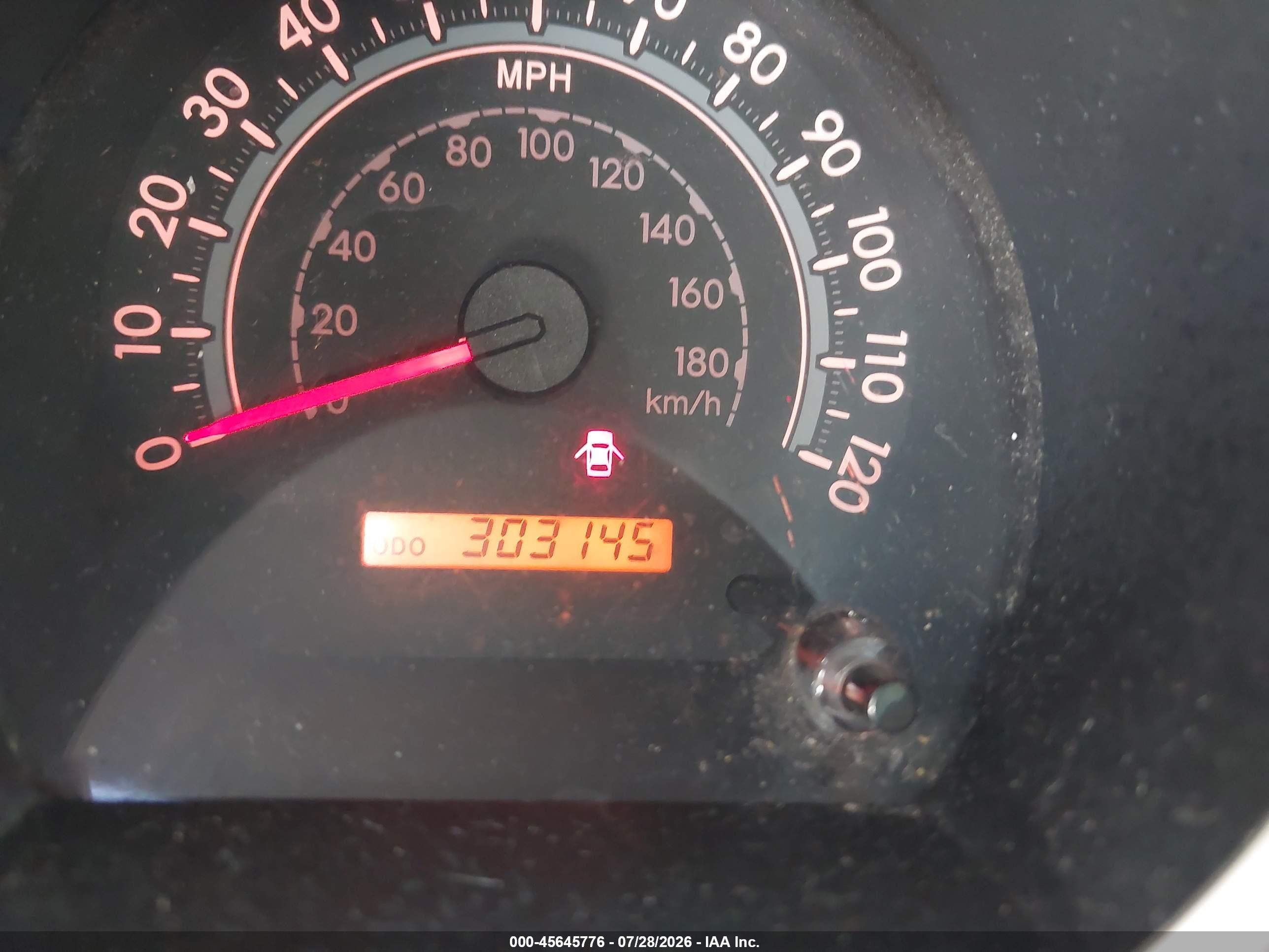 2008 Toyota Sequoia Sr5 5.7l V8 Silver vin: 5TDZY64A58S004656