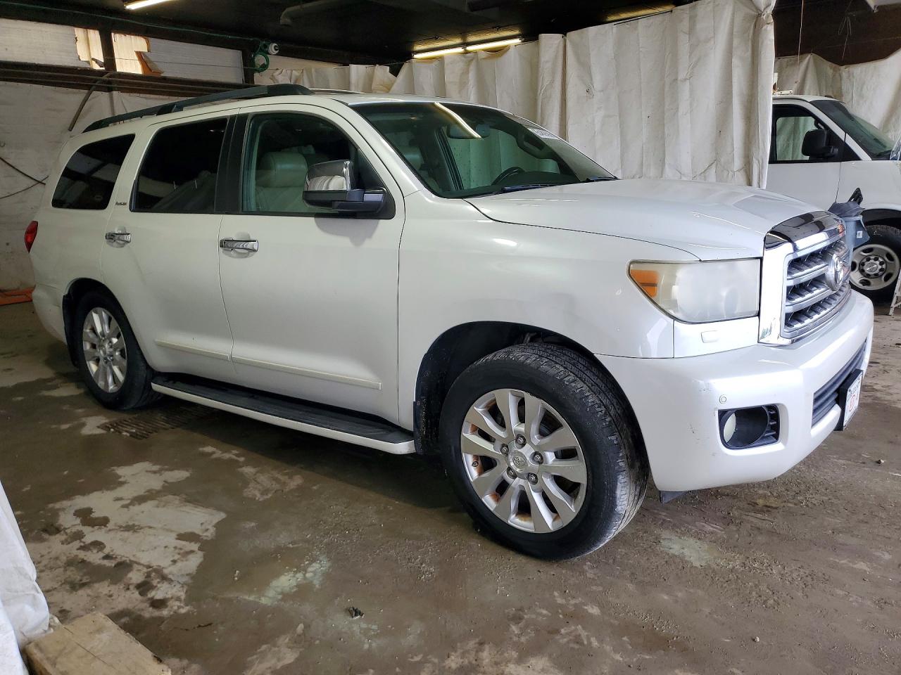 2008 Toyota Sequoia Platinum White vin: 5TDZY67A48S013439