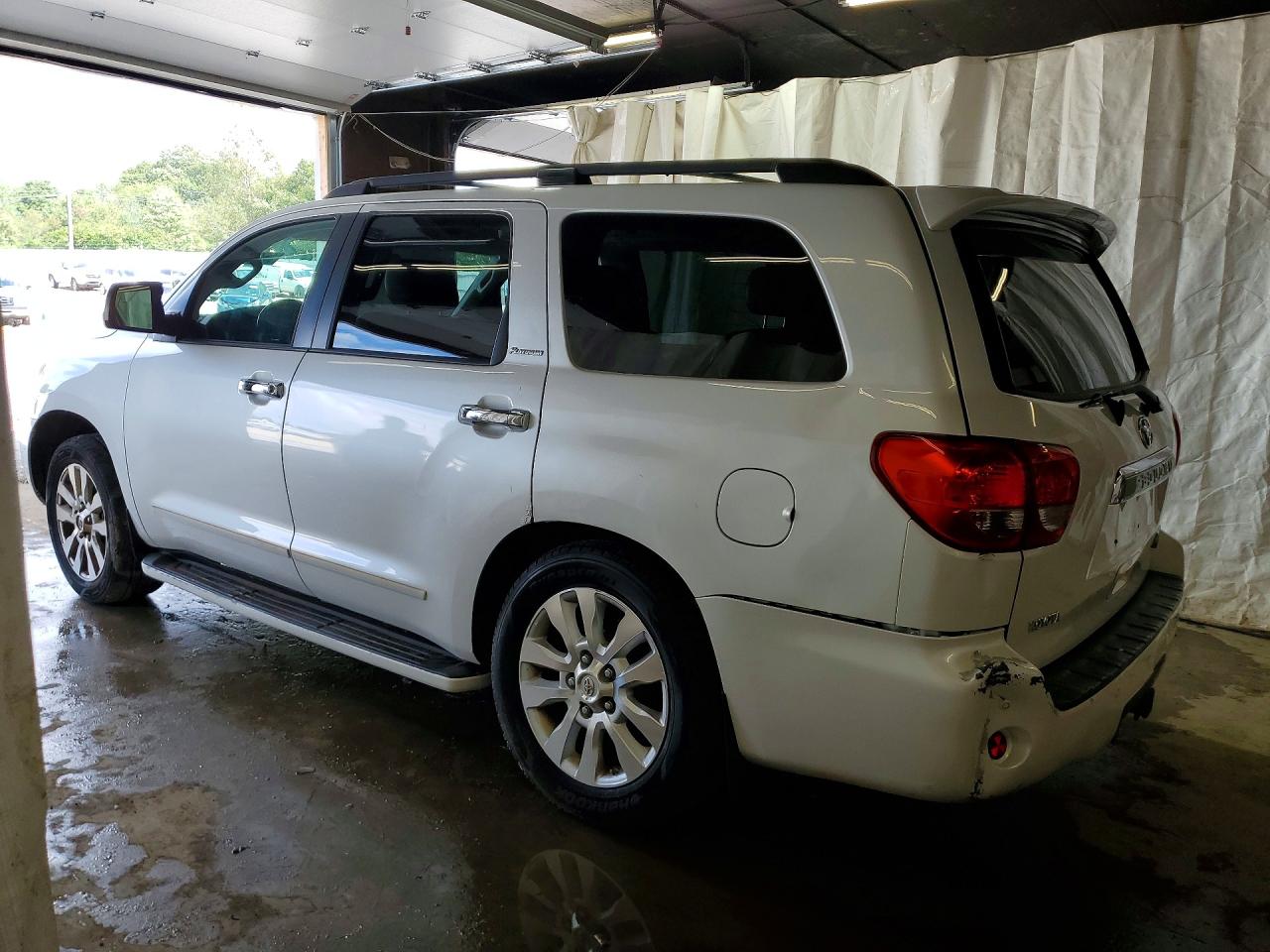 2008 Toyota Sequoia Platinum White vin: 5TDZY67A48S013439