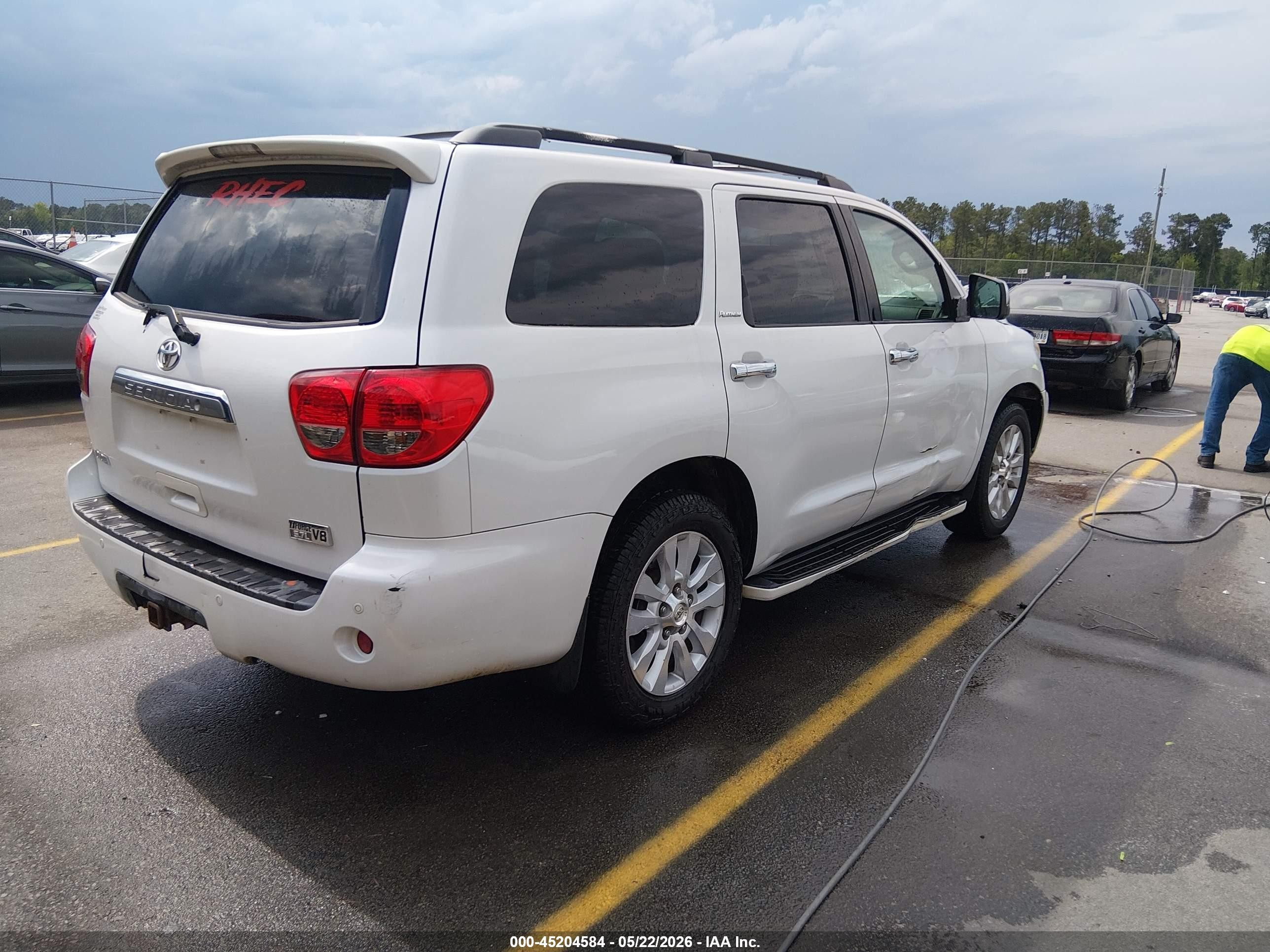 2008 Toyota Sequoia Platinum 5.7l V8 White vin: 5TDZY67A58S003616