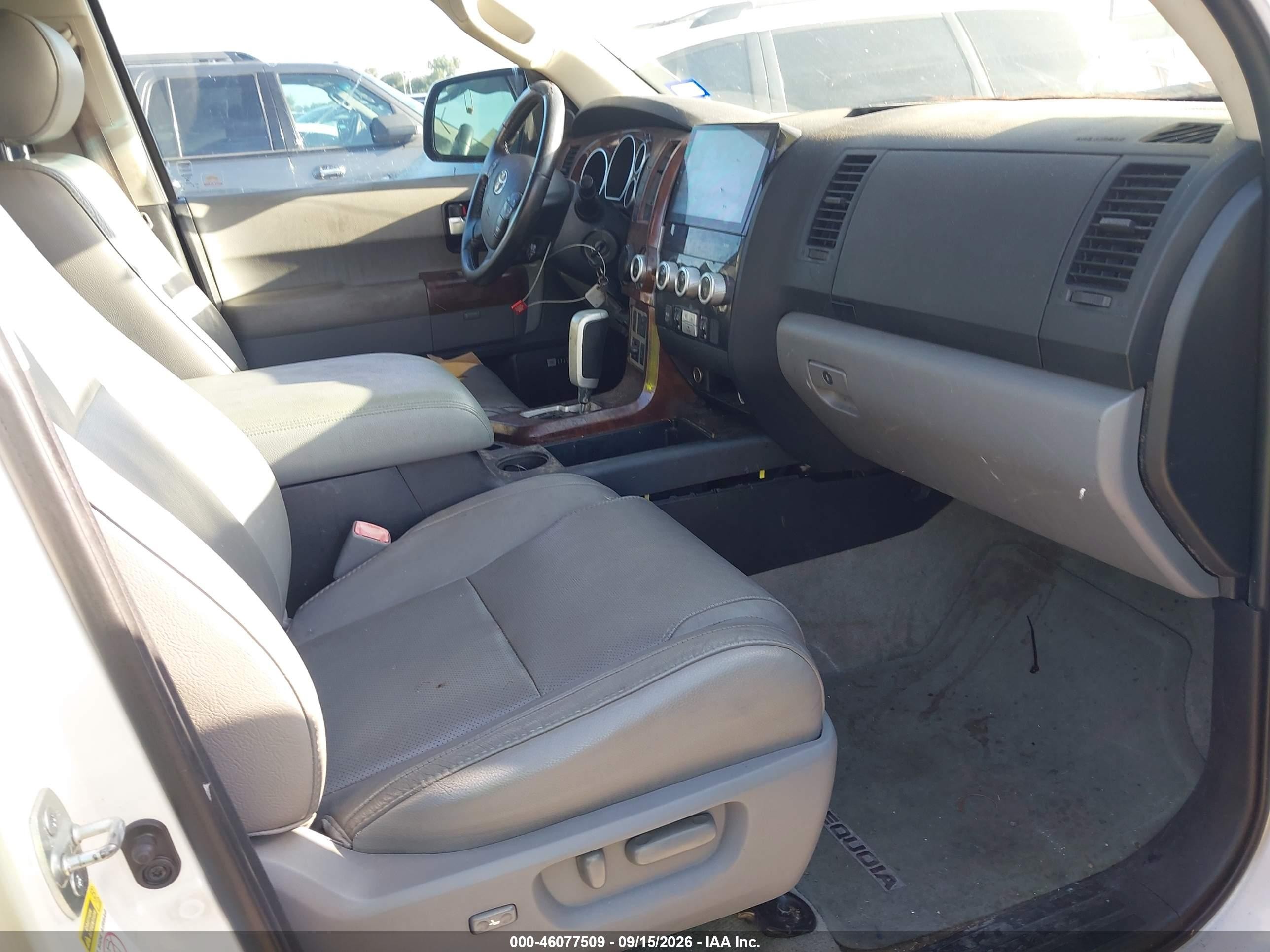 2008 Toyota Sequoia Platinum 5.7l V8 White vin: 5TDZY67AX8S014353