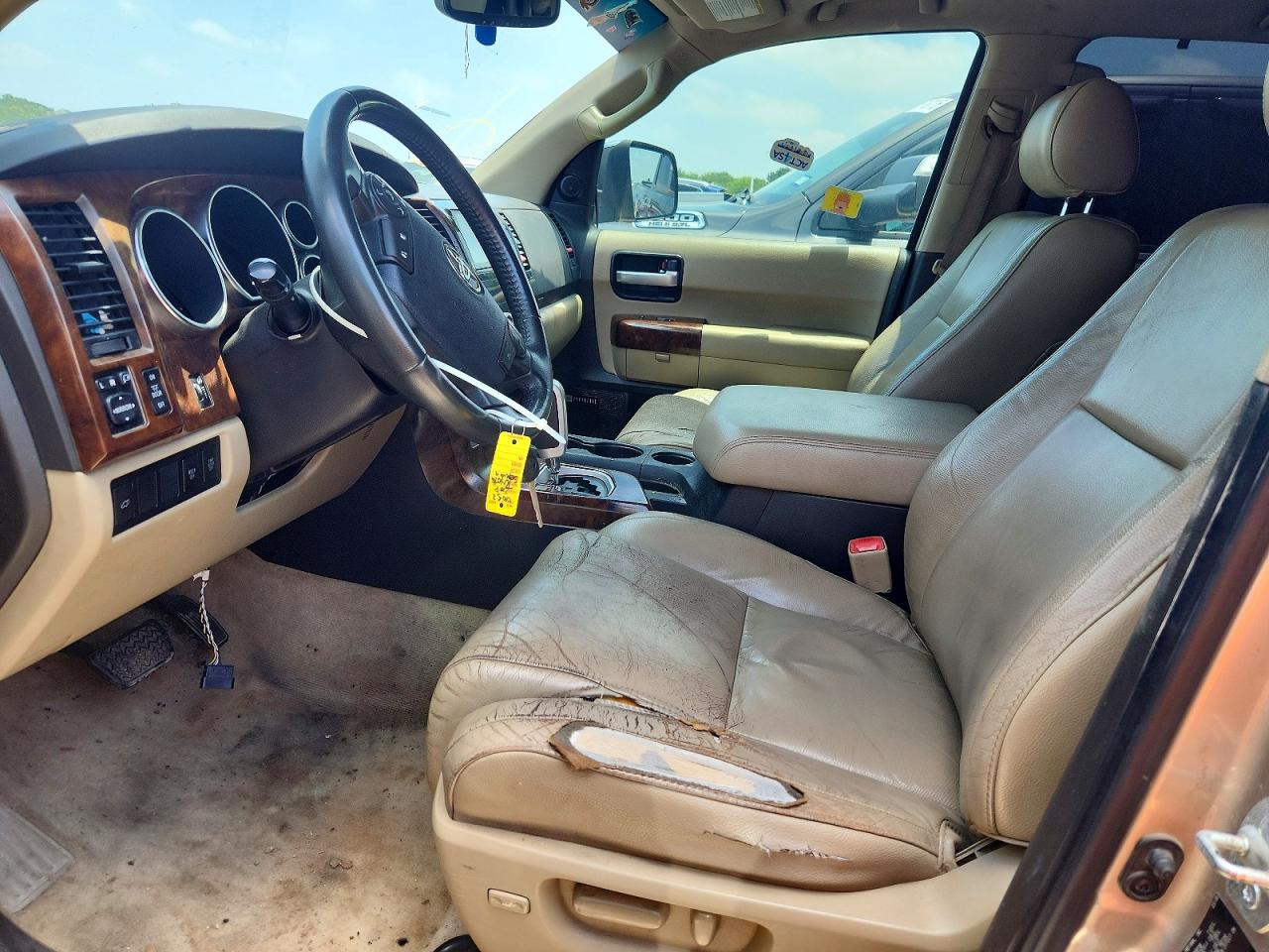 2008 Toyota Seqouia Gold vin: 5TDZY68A18S007967