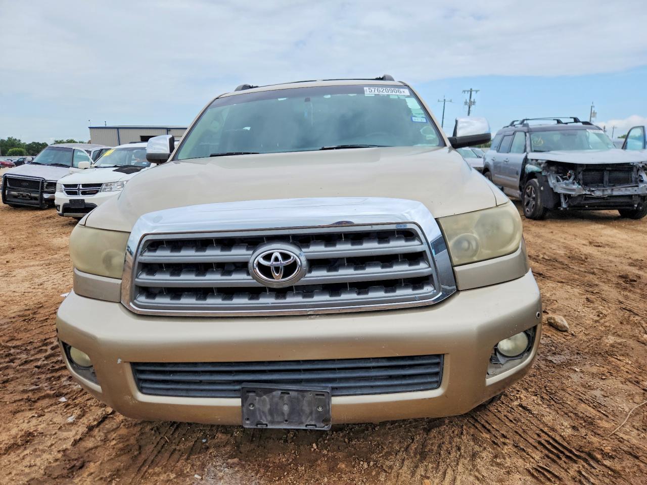2008 Toyota Seqouia Gold vin: 5TDZY68A18S007967