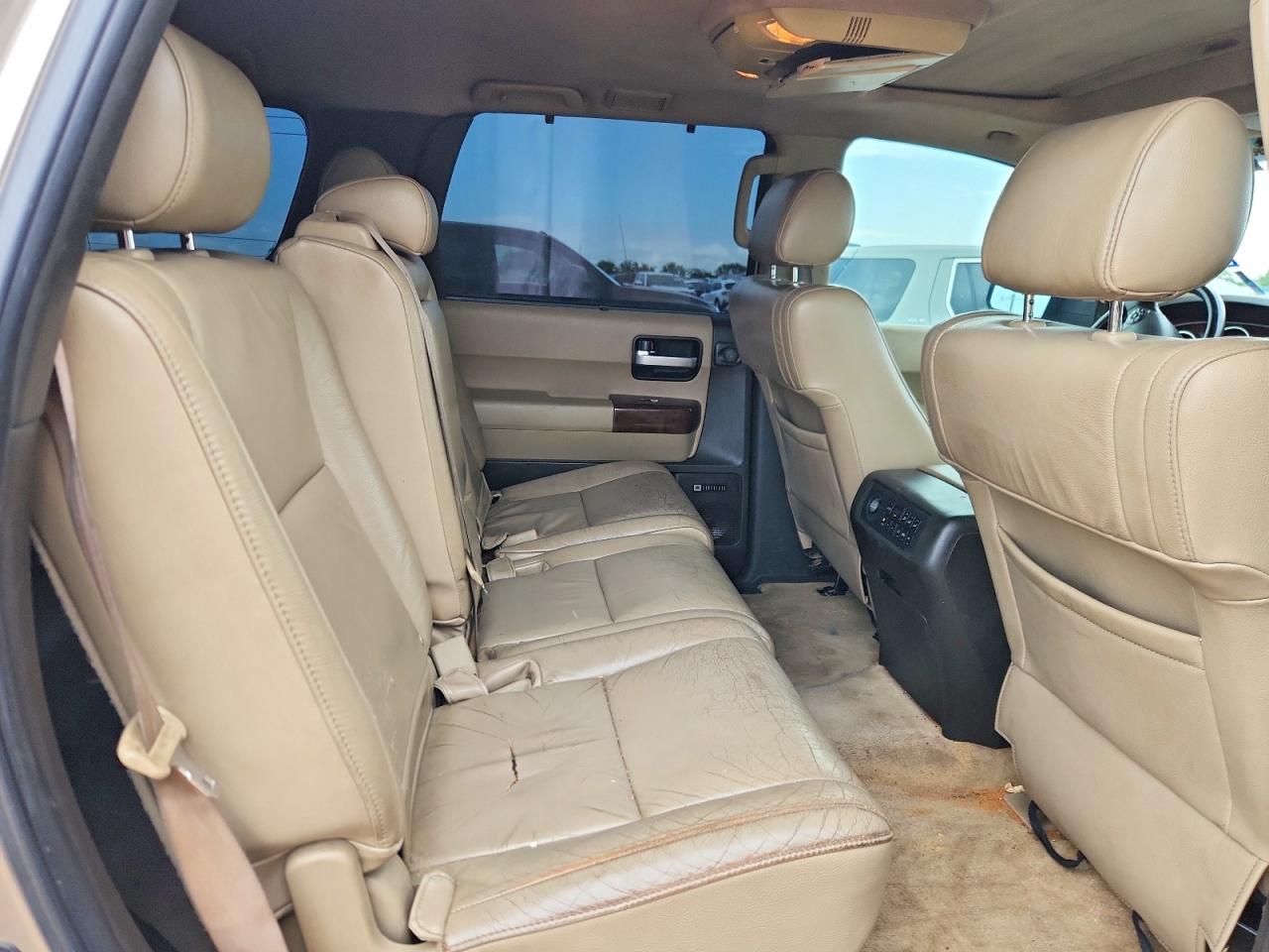 2008 Toyota Seqouia Gold vin: 5TDZY68A18S007967