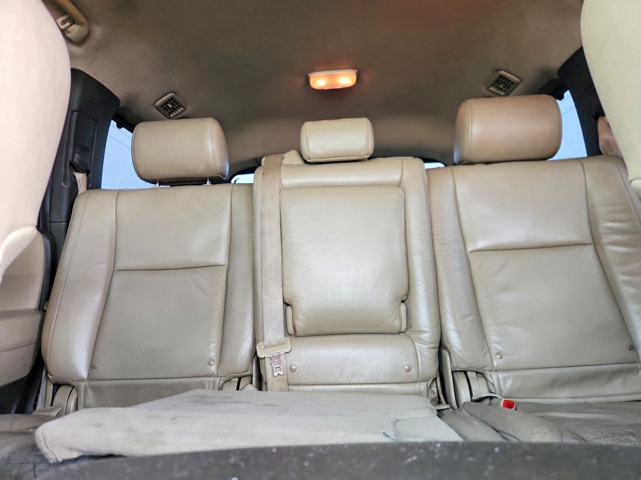 2008 Toyota Seqouia Gold vin: 5TDZY68A18S007967