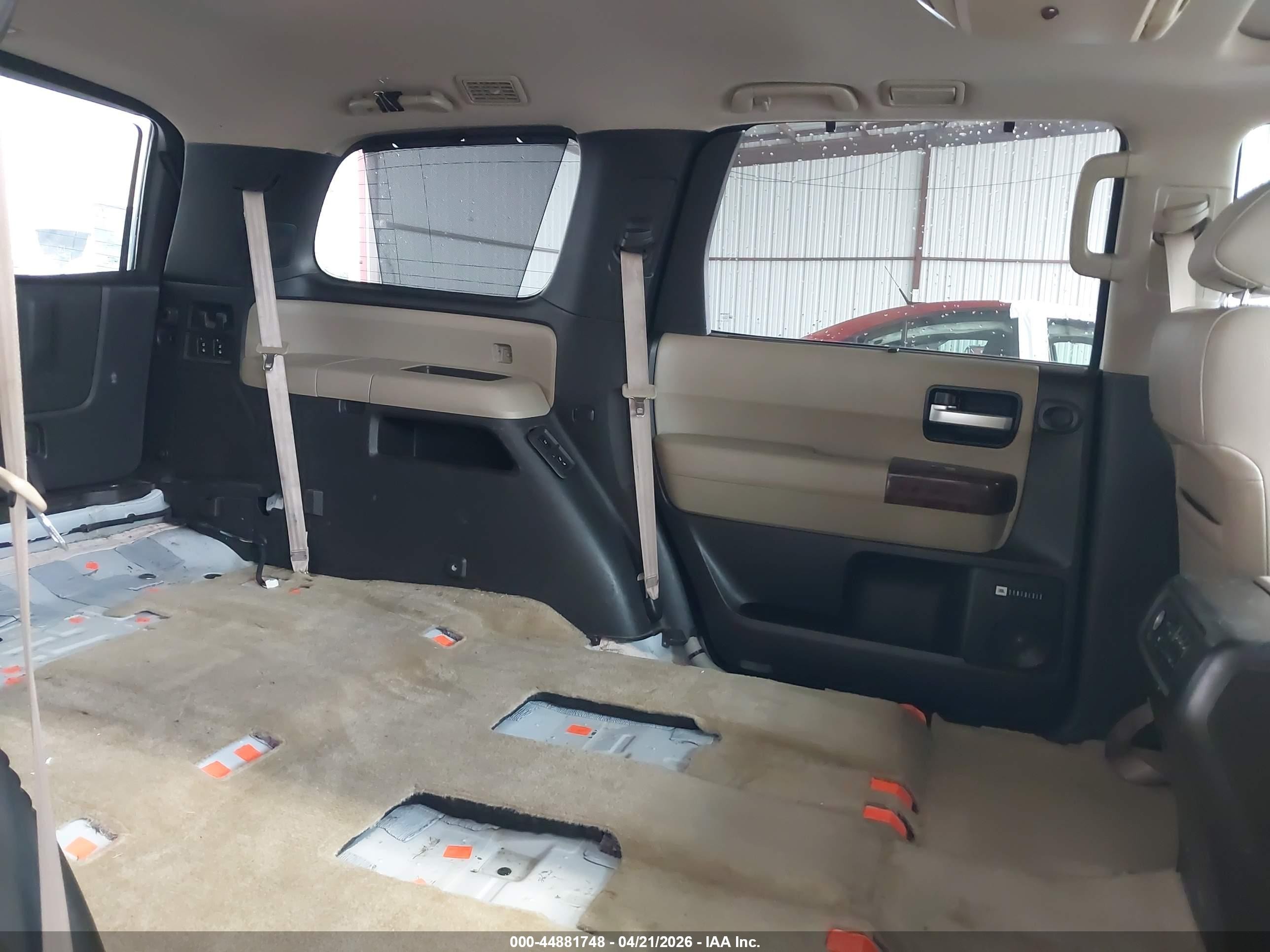 2008 Toyota Sequoia Limited 5.7l V8 Белый vin: 5TDZY68A48S004626