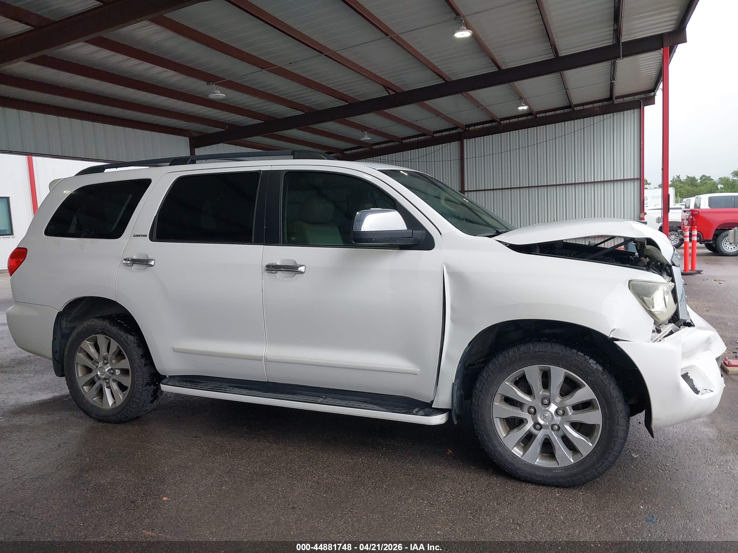 2008 Toyota Sequoia Limited 5.7l V8 Белый vin: 5TDZY68A48S004626