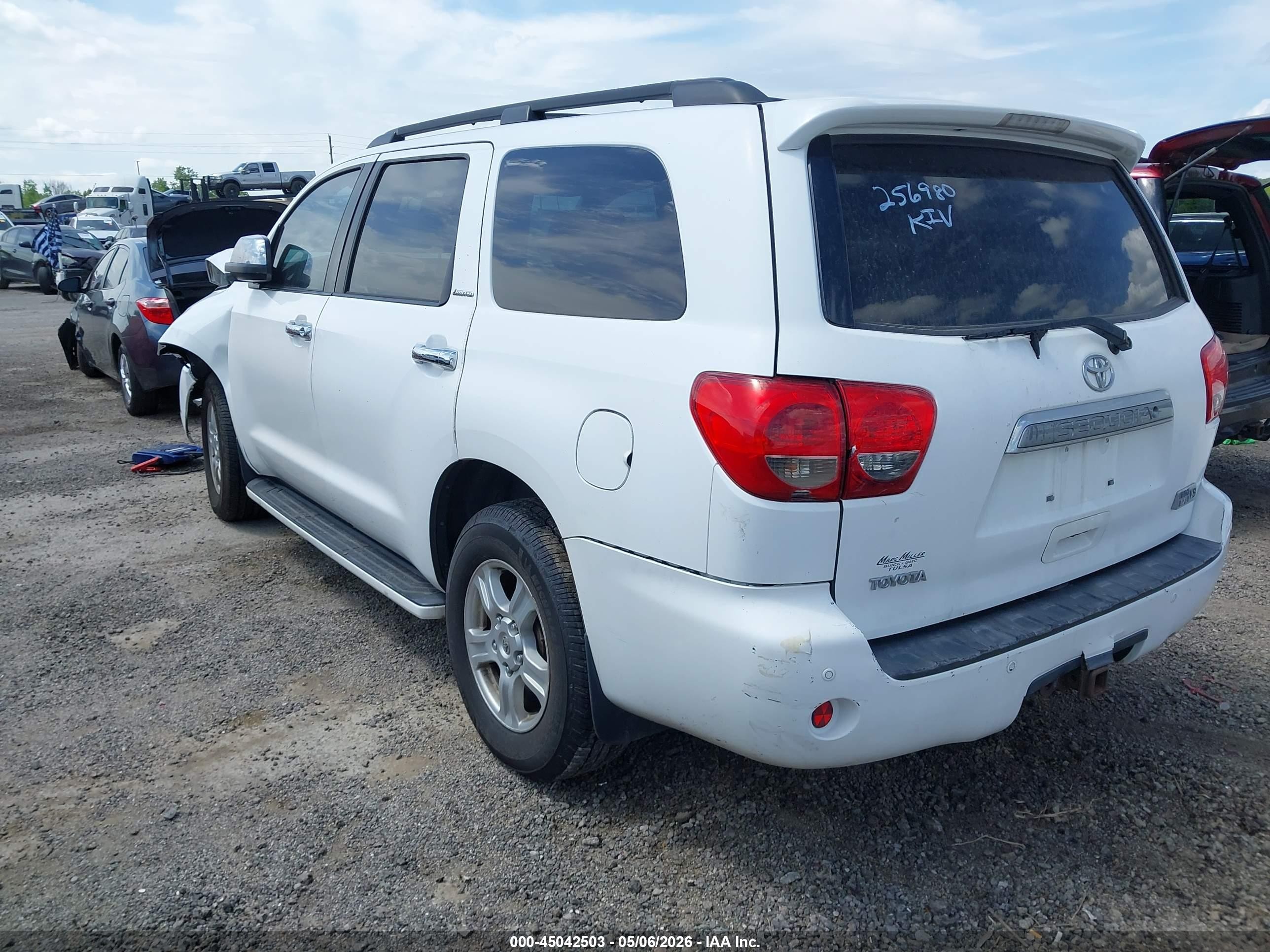 2008 Toyota Sequoia Limited 5.7l V8 White vin: 5TDZY68A48S009650