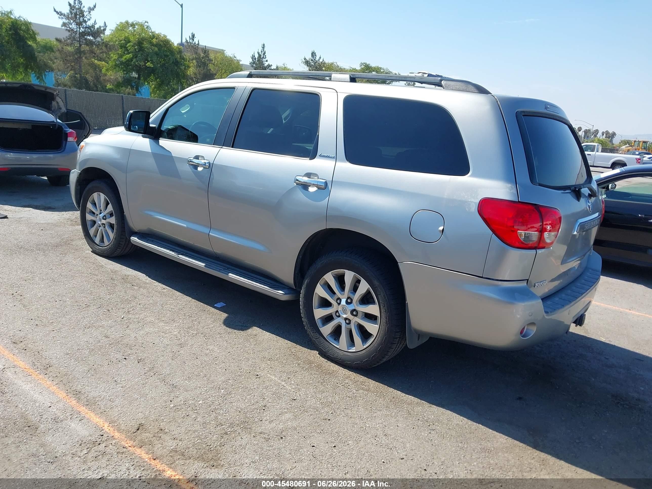 2008 Toyota Sequoia Limited 5.7l V8 Серый vin: 5TDZY68A88S014852